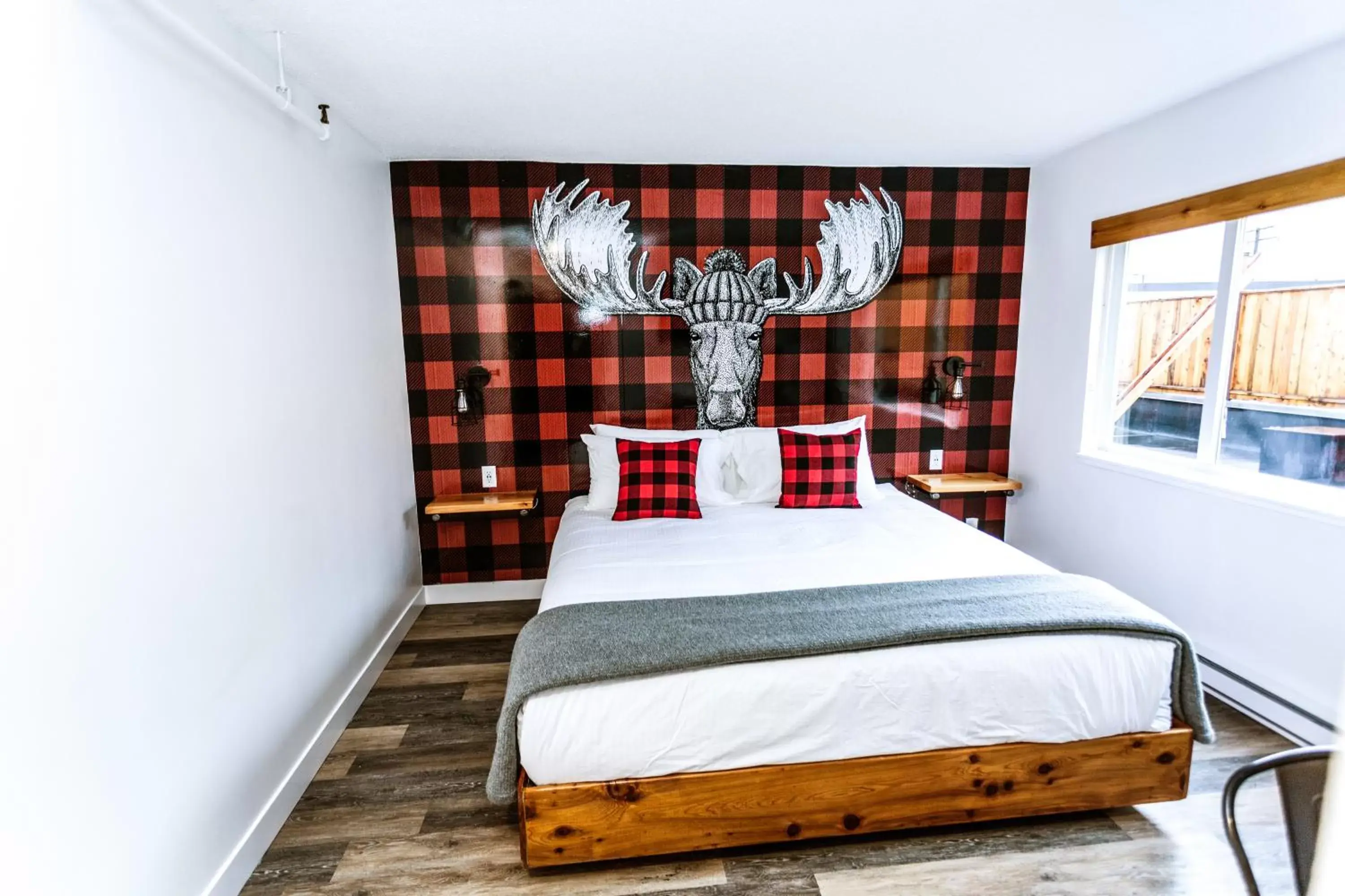 Bedroom, Bed in Crash Hotel Squamish