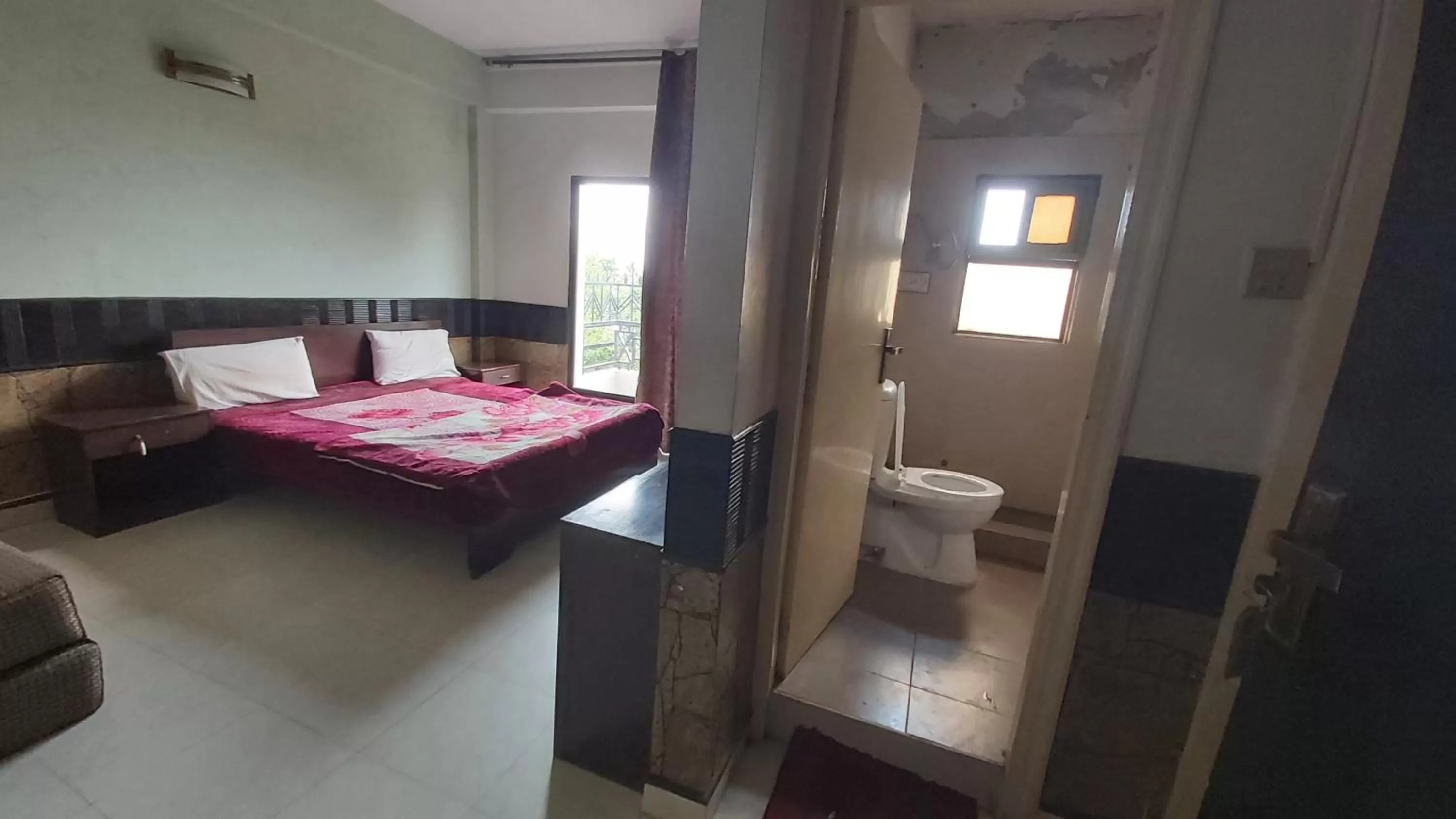 Bathroom, Bed in Mount Heaven Hotel Murree