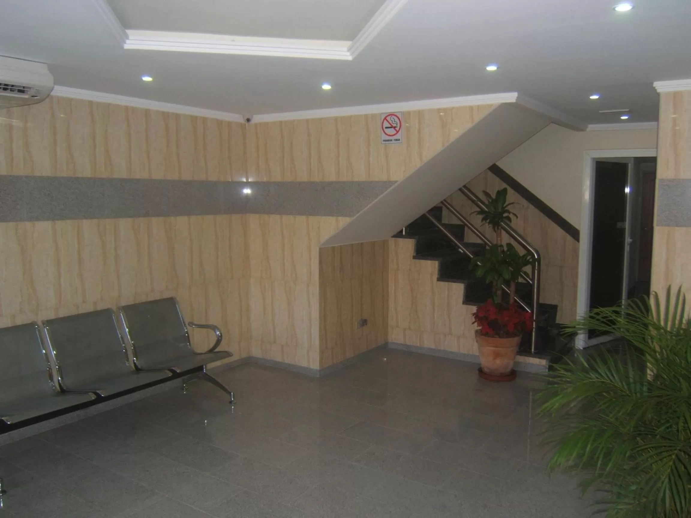 Lobby or reception in HOTEL MUEVETE POR VARGAS