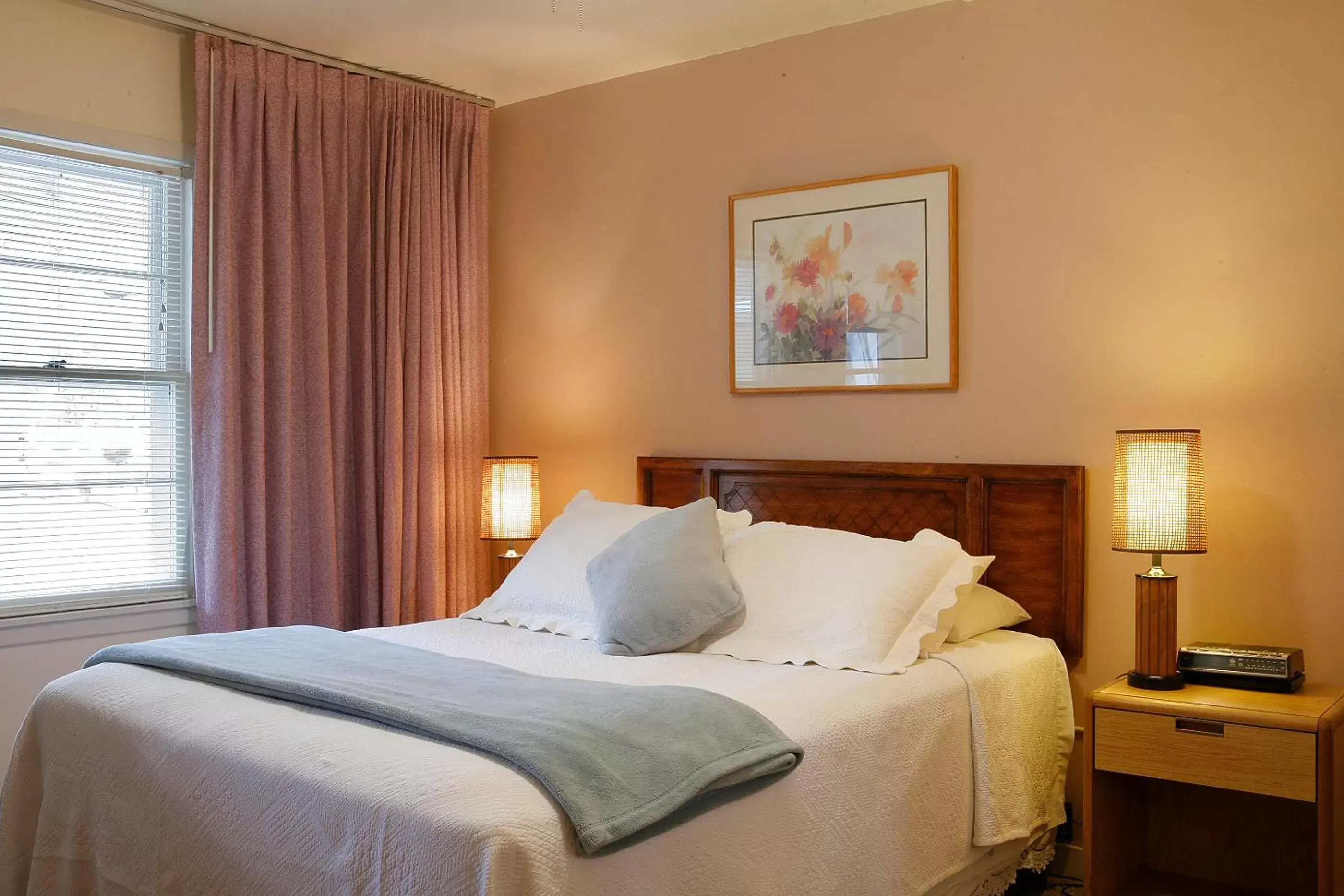 Standard Queen Room in Peninsula Park-View Resort Standard Queen Room in Peninsula Park-View Resort