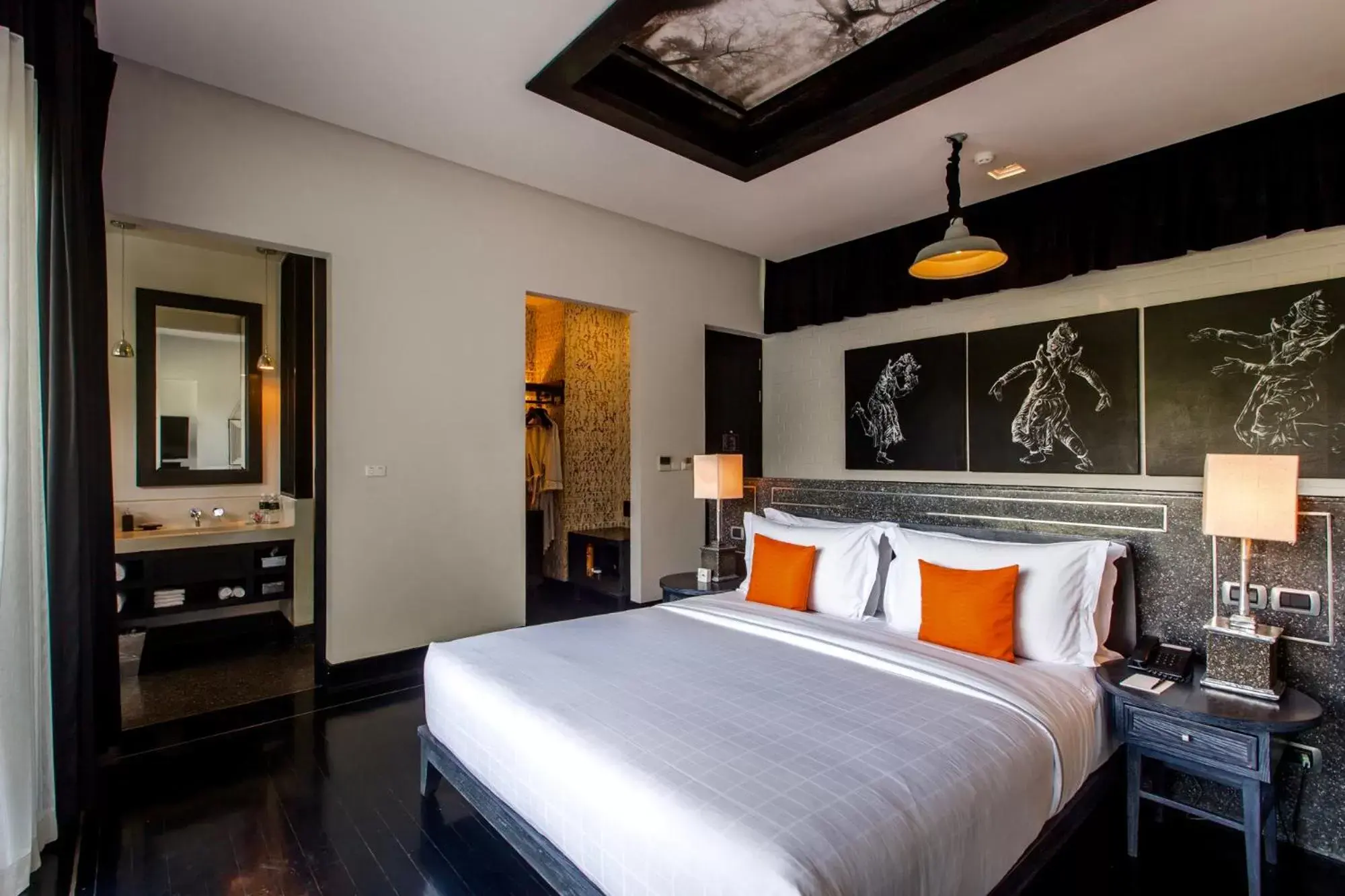 Photo of the whole room, Bed in Shinta Mani Angkor & Bensley Collection Pool Villas