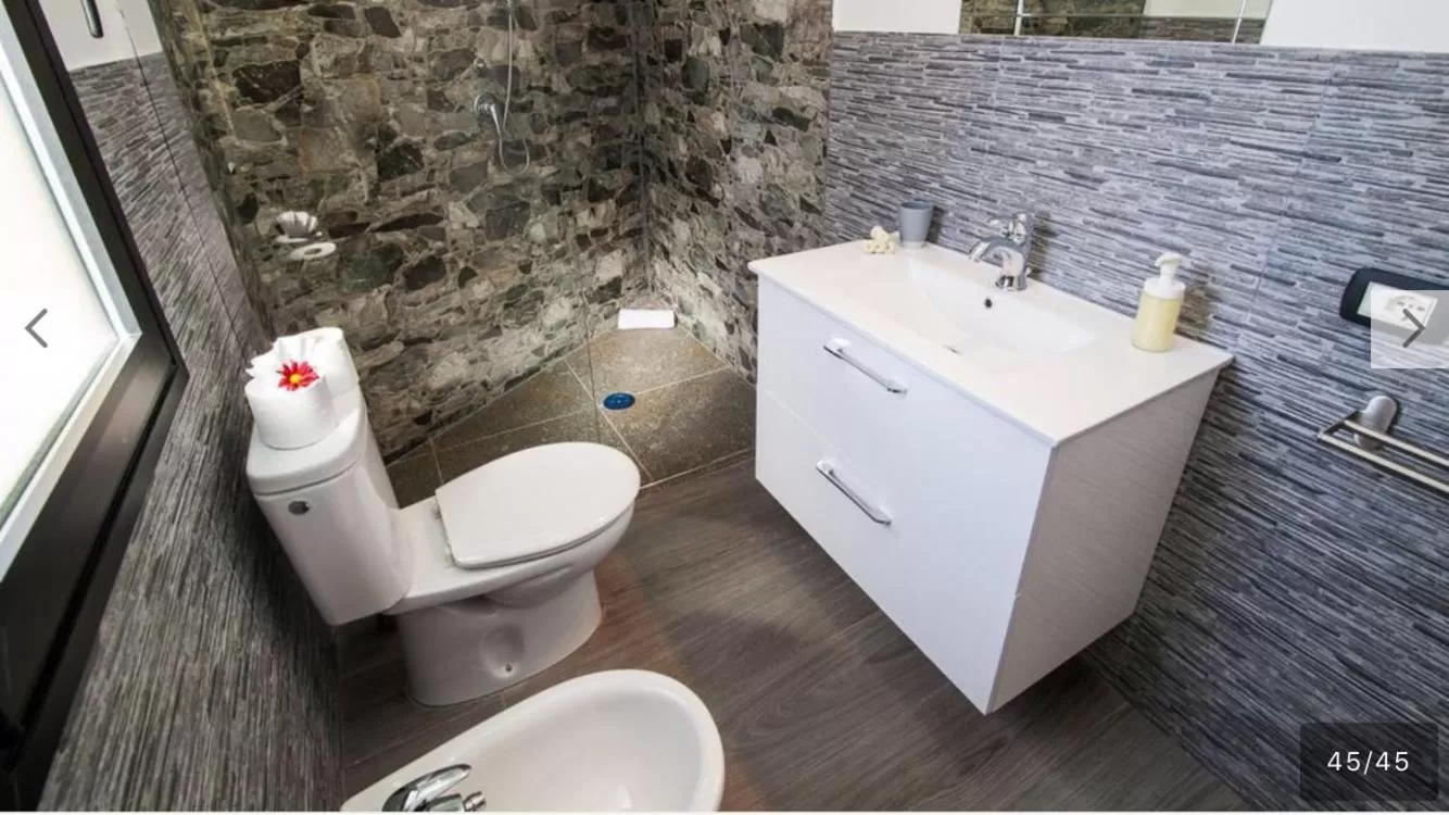 Bathroom in Paraiso villas