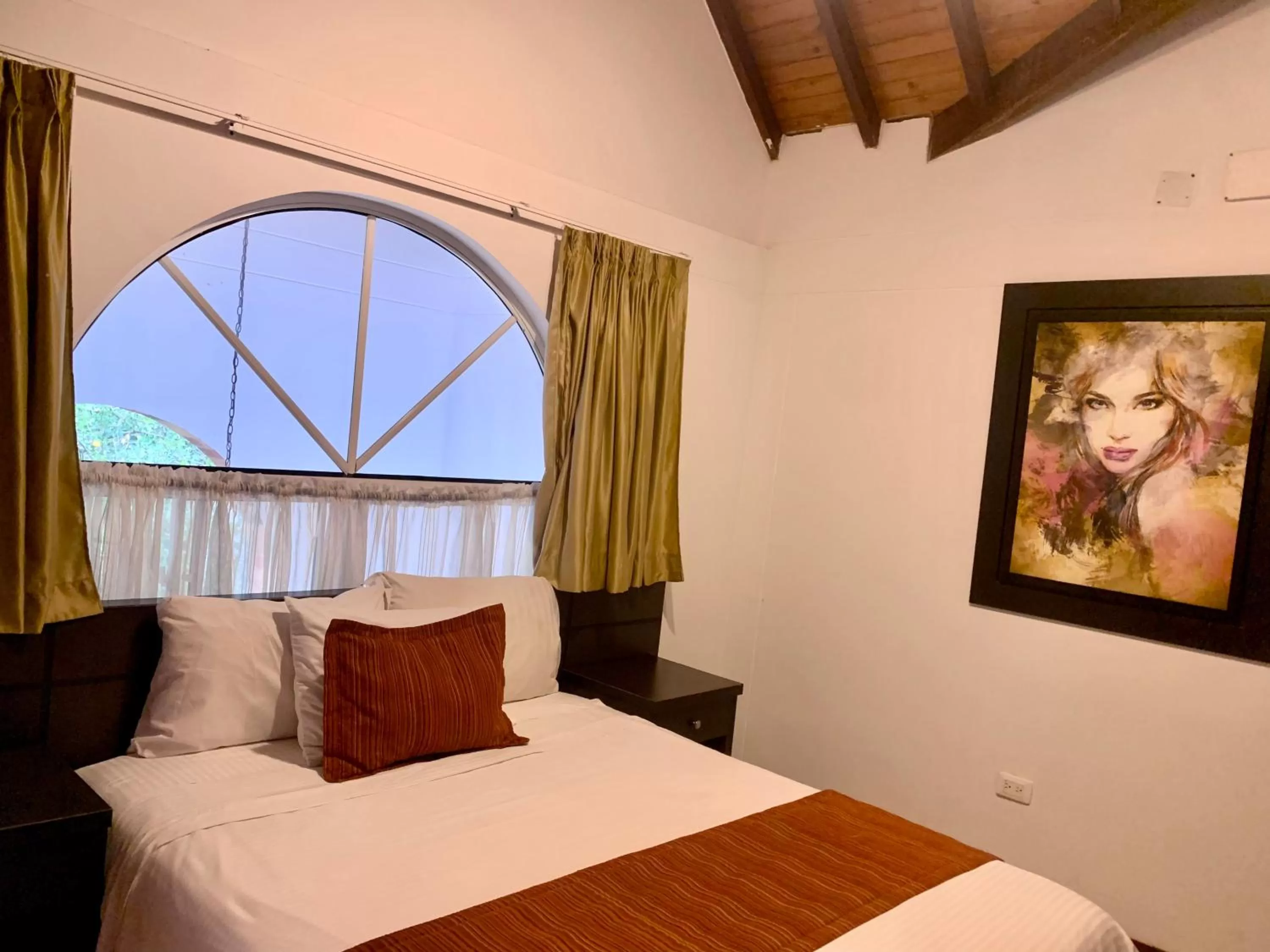 Bedroom, Bed in Serenity Suites Casa Boutique