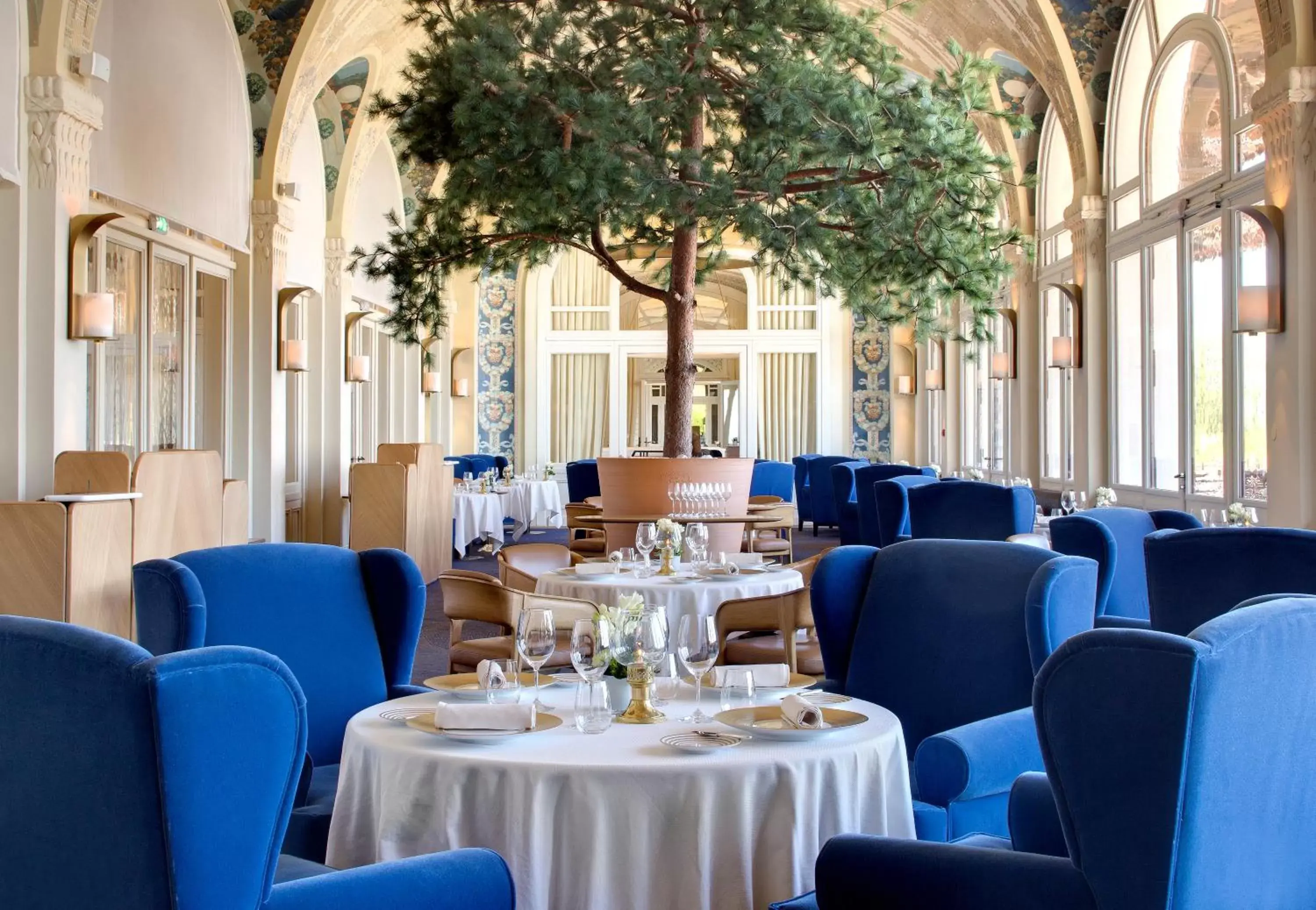 Restaurant/Places to Eat in Hôtel Royal
