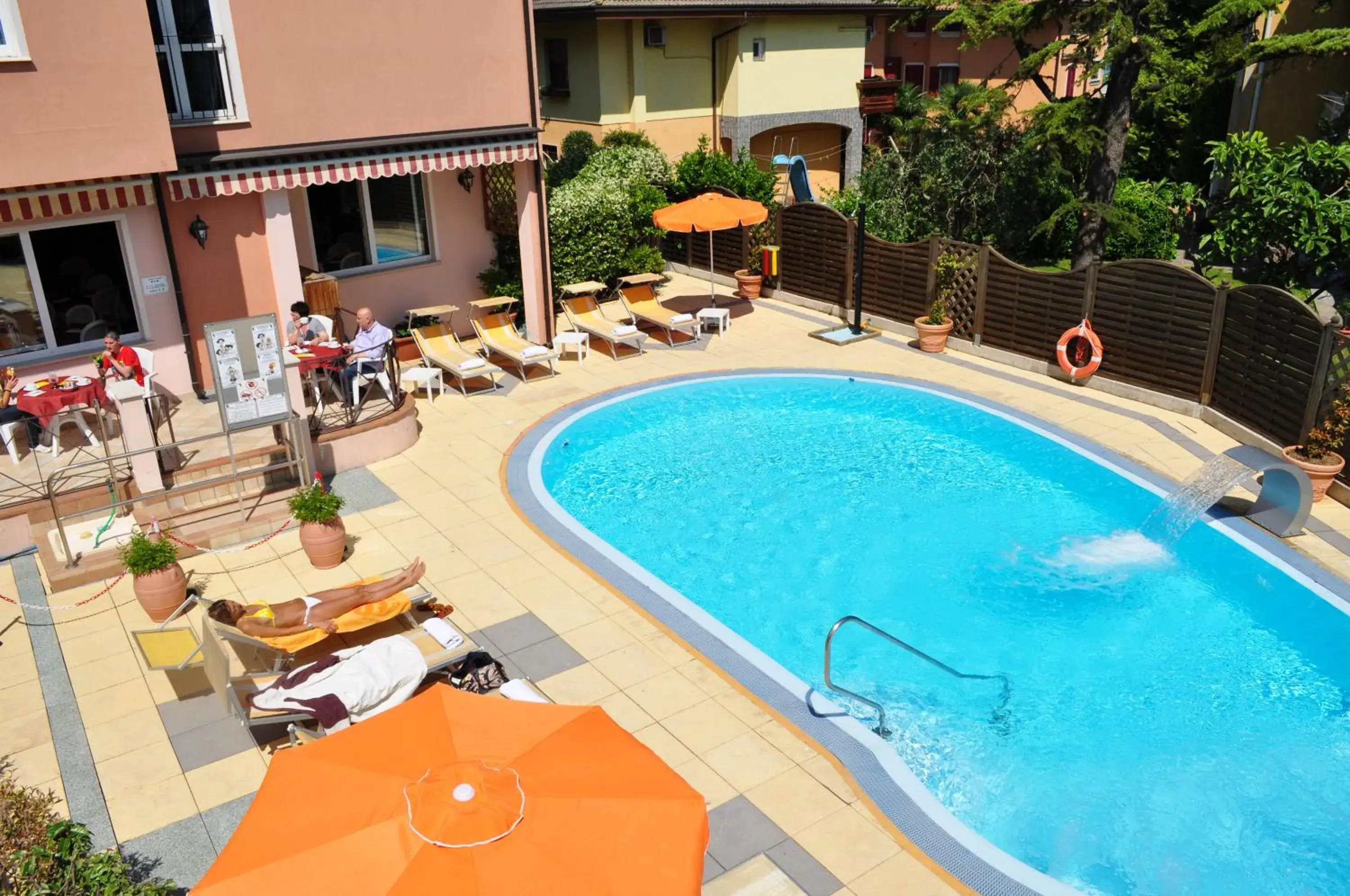 Hot Tub, Swimming Pool in Hotel Alsazia