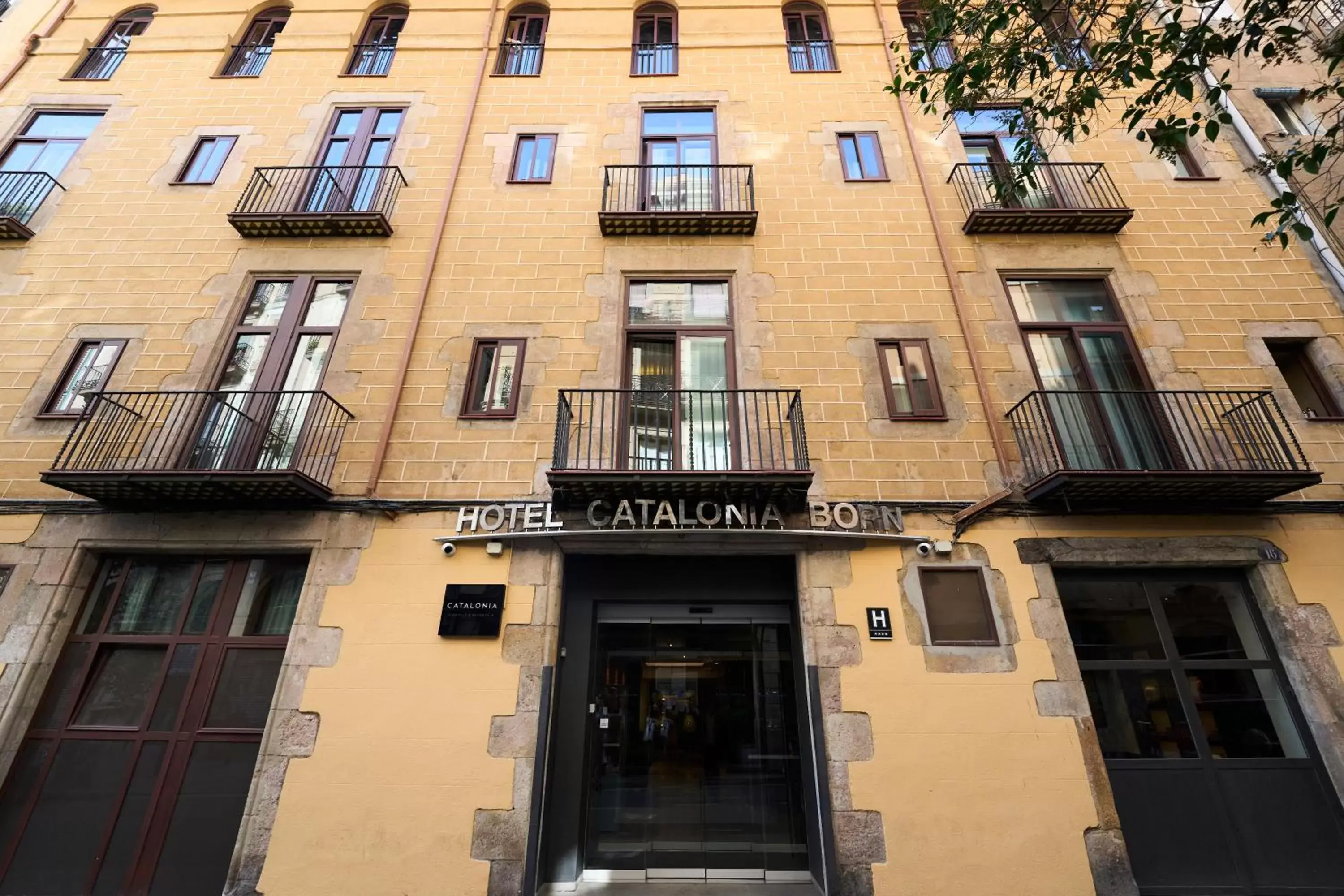 Facade/entrance, Property Building in Catalonia Born