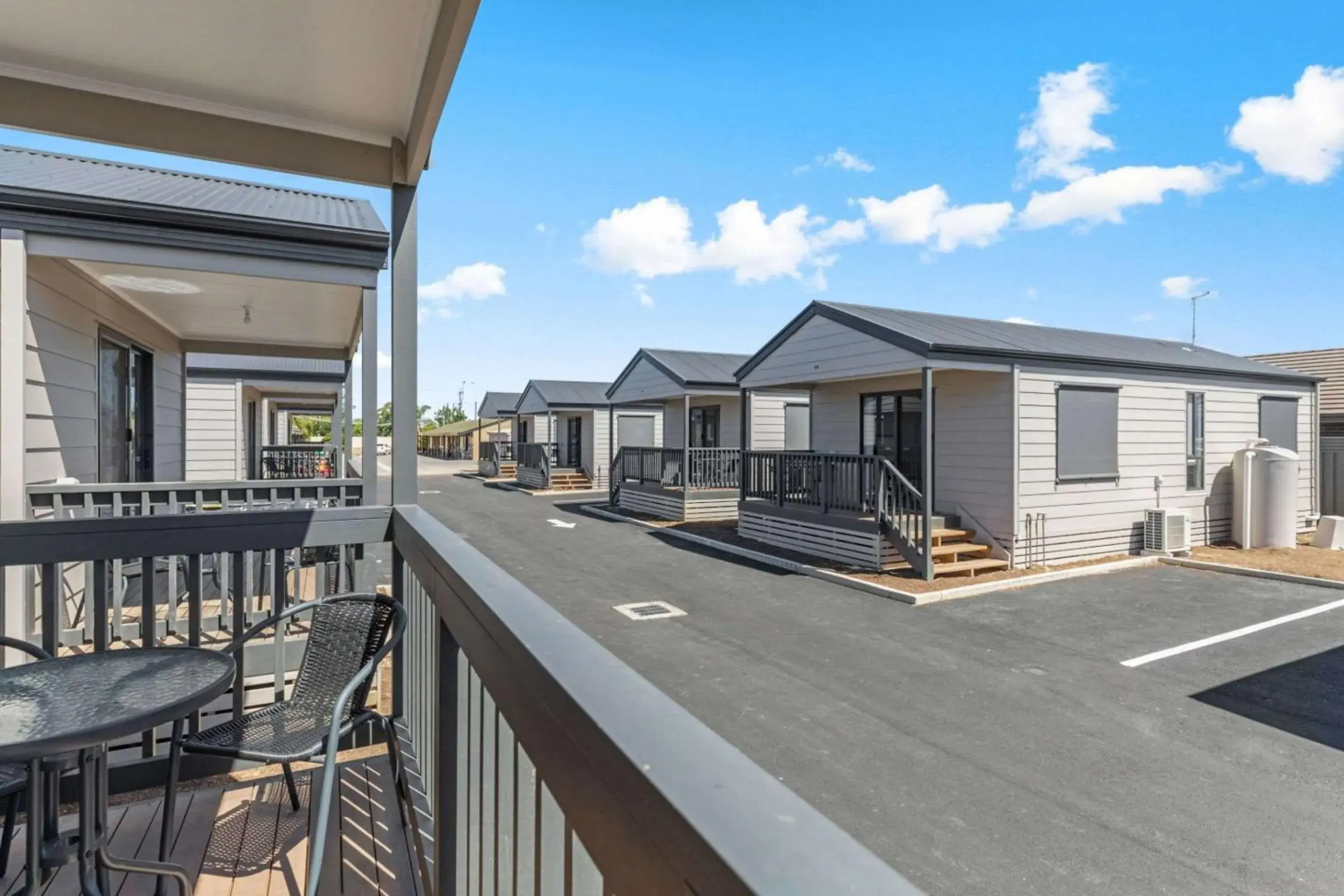 Bedroom, Balcony/Terrace in COMFORT INN MANHATTAN - ADELAIDE