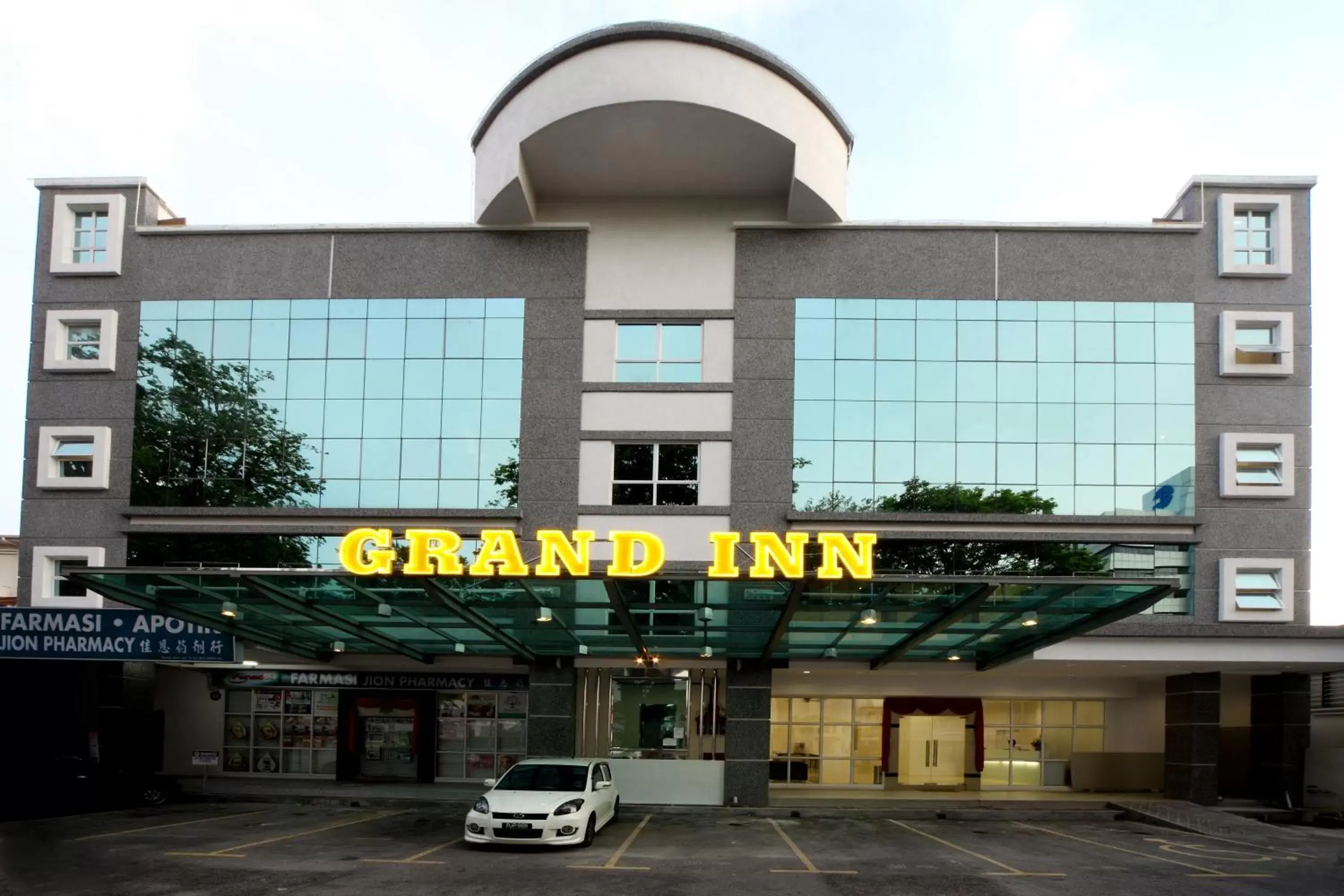 Facade/entrance, Property Building in Grand Inn Hotel - Macalister Road