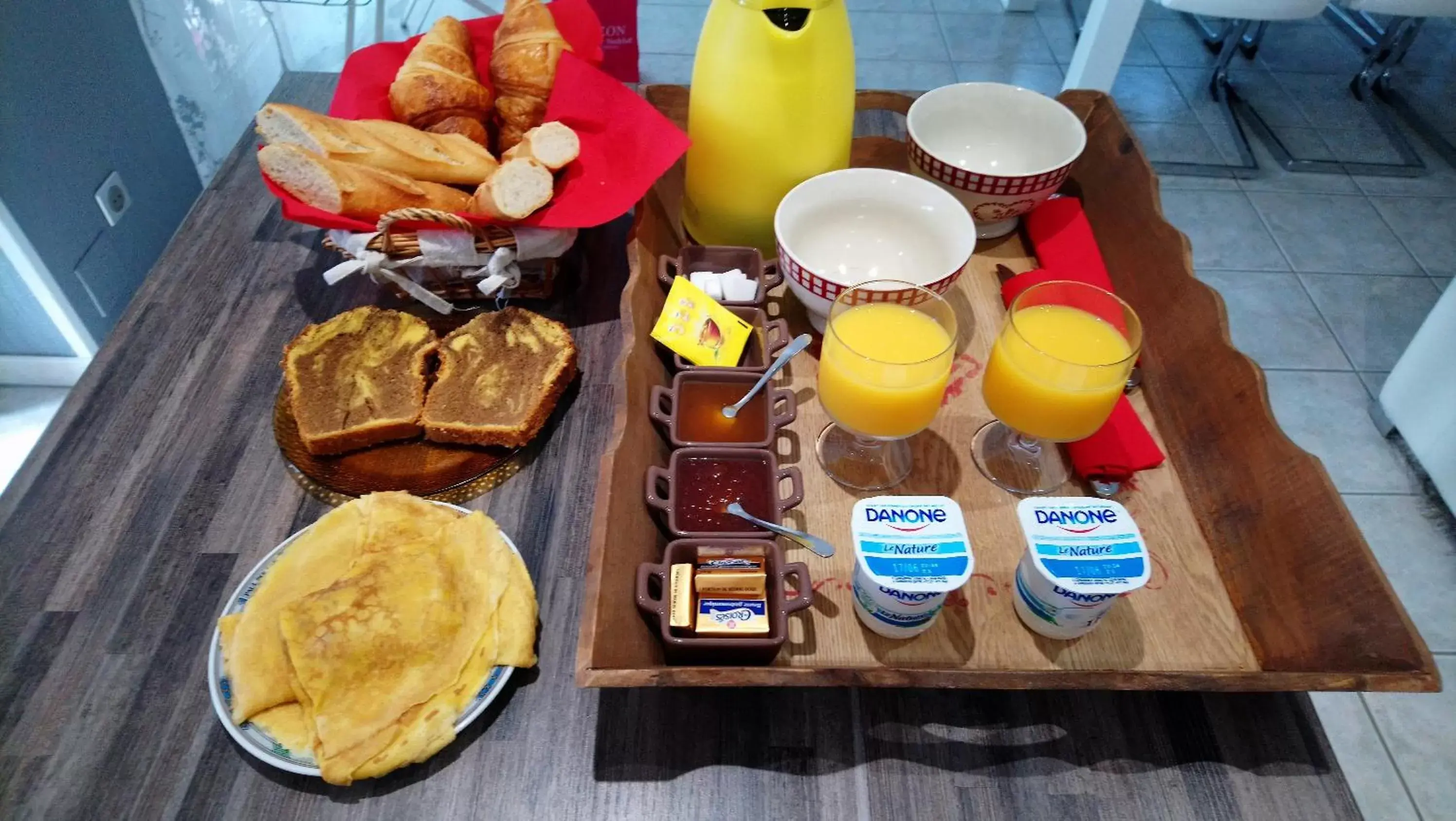 Continental breakfast in Gîte et Chambre D'hôte