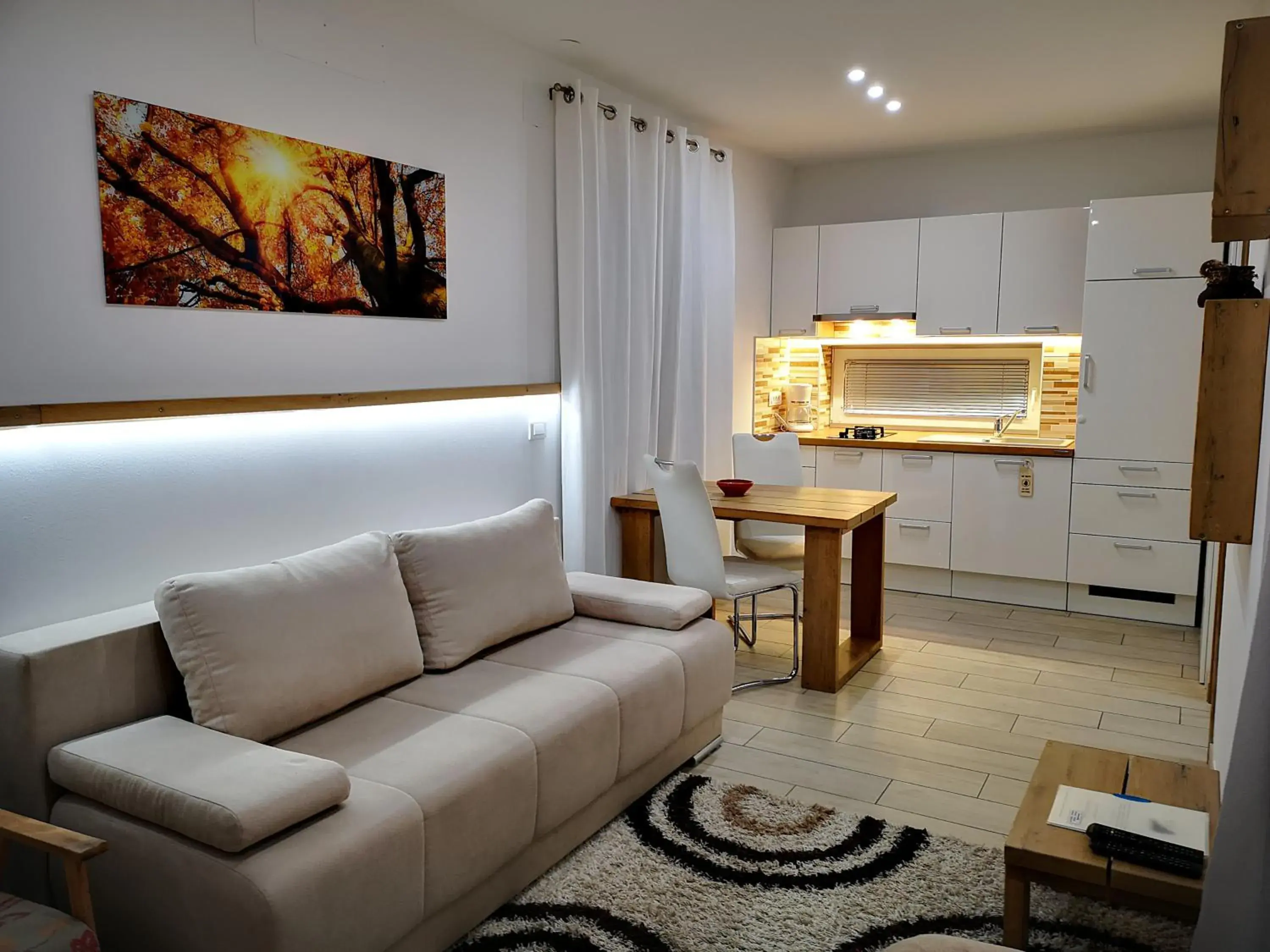 Kitchen or kitchenette, Seating Area in PR`FIK Apartments