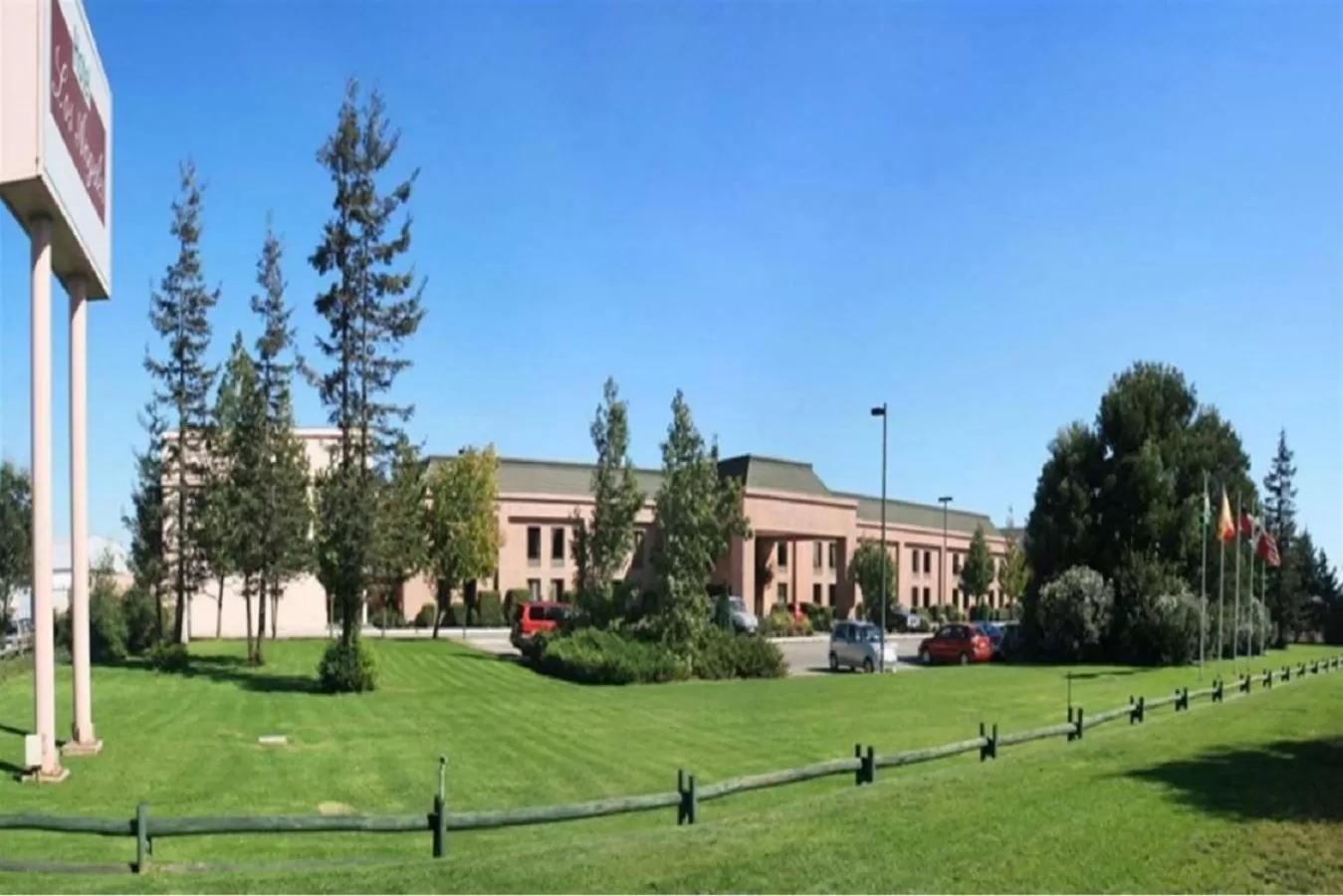 Property building in Hotel Diego de Almagro Los Angeles