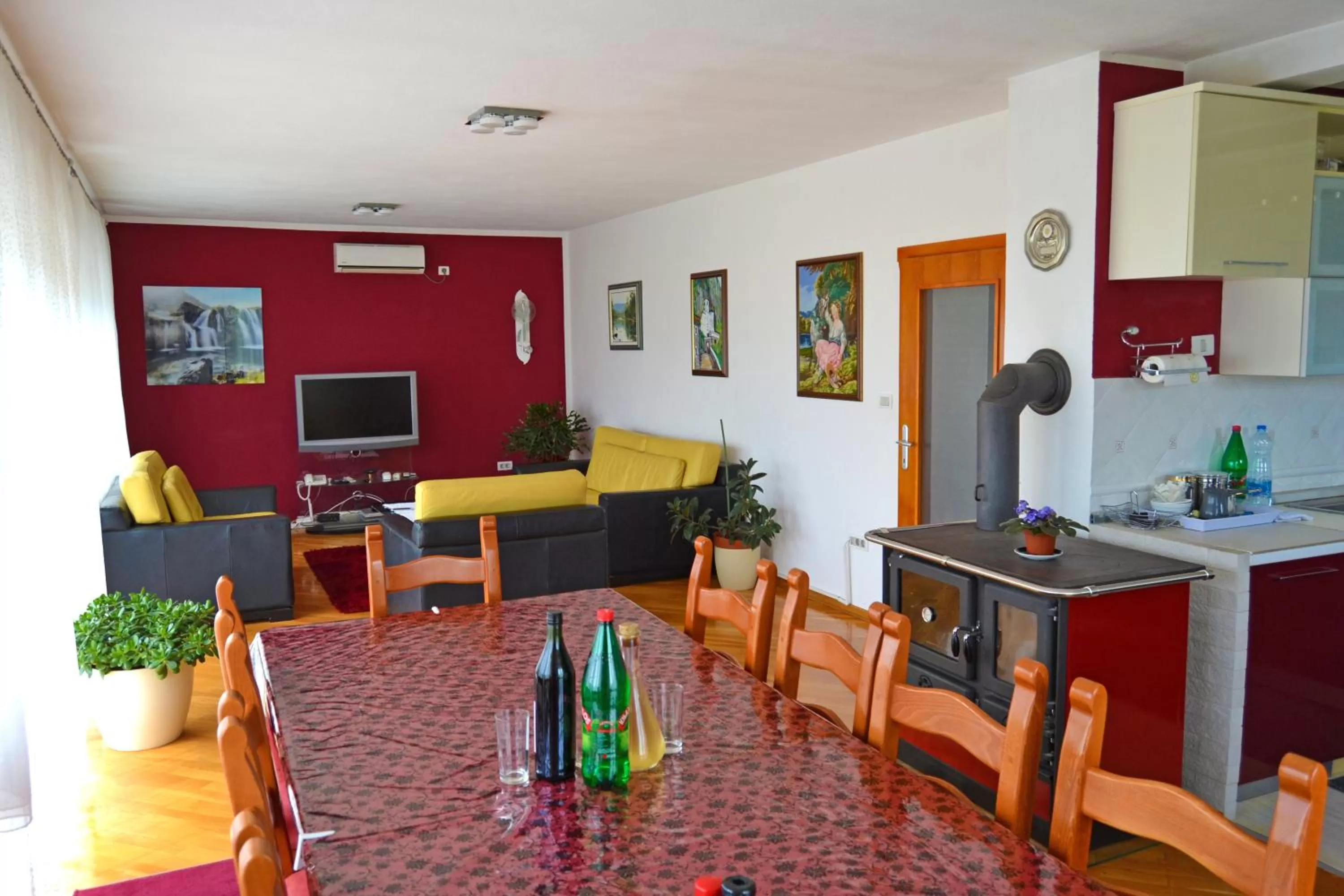 Kitchen or kitchenette, Restaurant/Places to Eat in Tivat Apartments