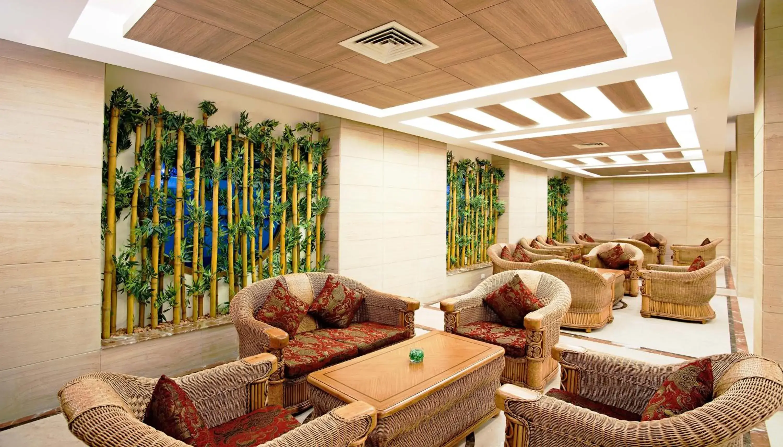 Communal lounge/ TV room, Seating Area in JP Hotel in Chennai