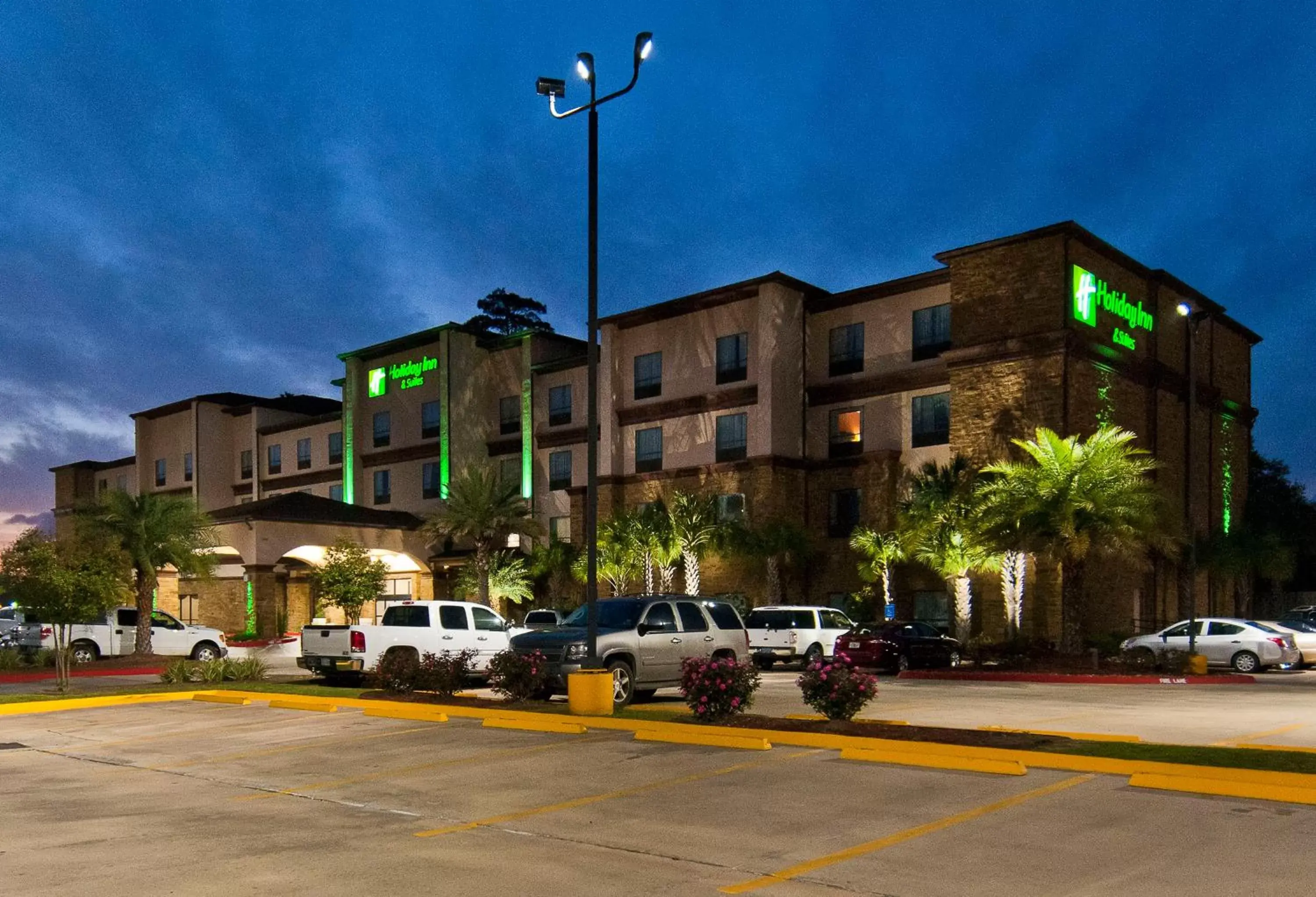 Property Building in Holiday Inn Hotel & Suites Lake Charles South, an IHG Hotel