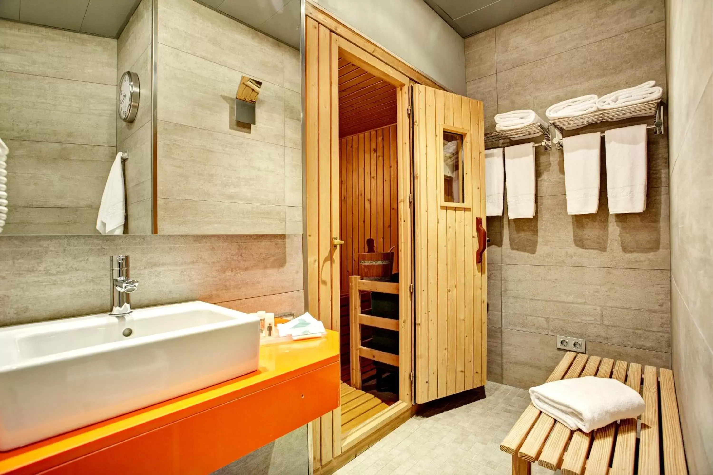 Sauna, Bathroom in Hotel Costa Azul