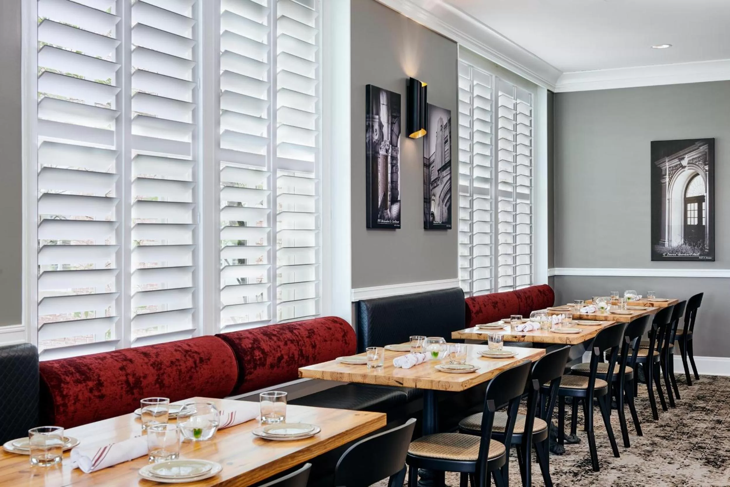 Restaurant/places to eat in Inn at Carnall Hall