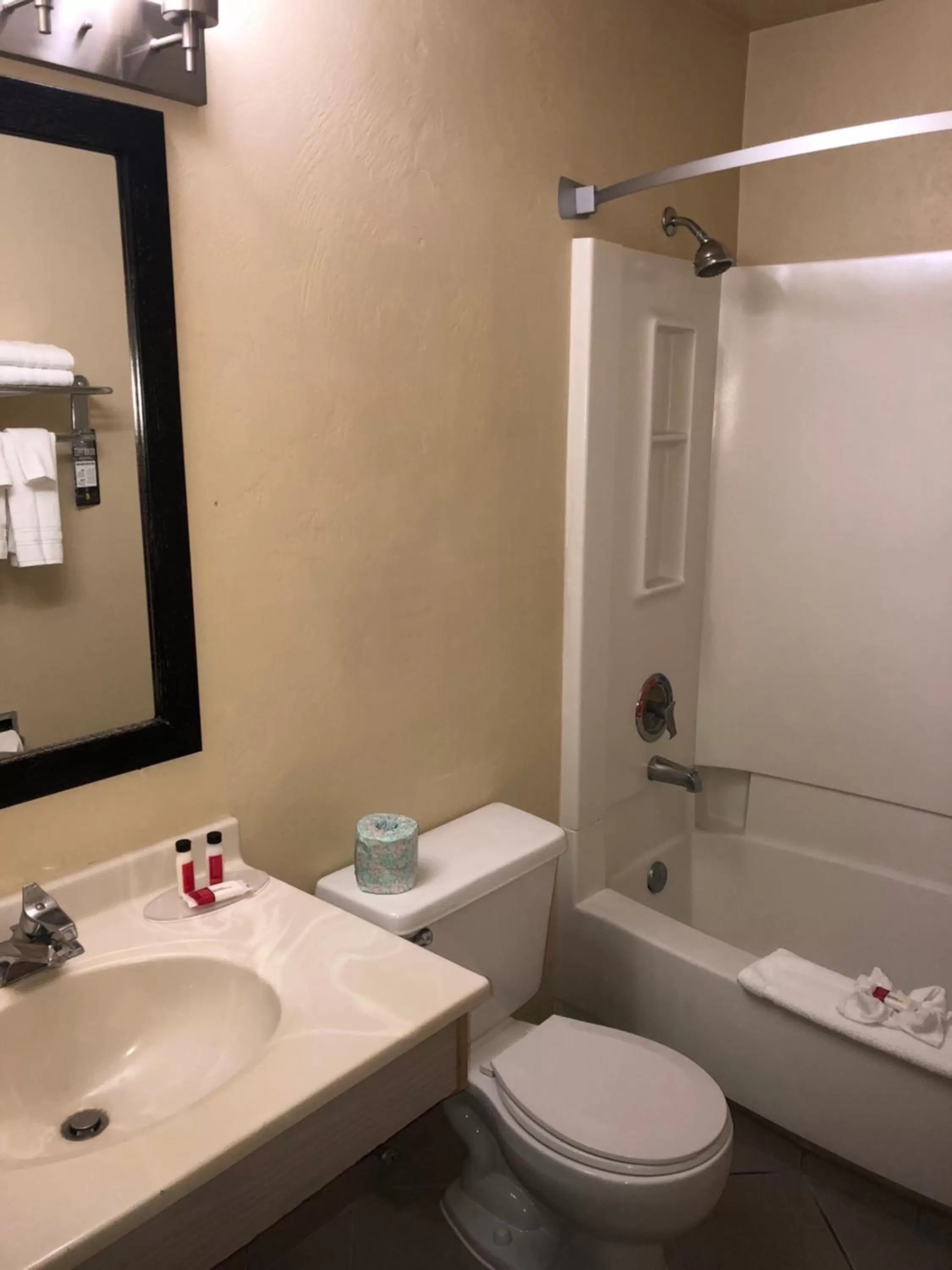 Bathroom in Super 8 by Wyndham Kennewick