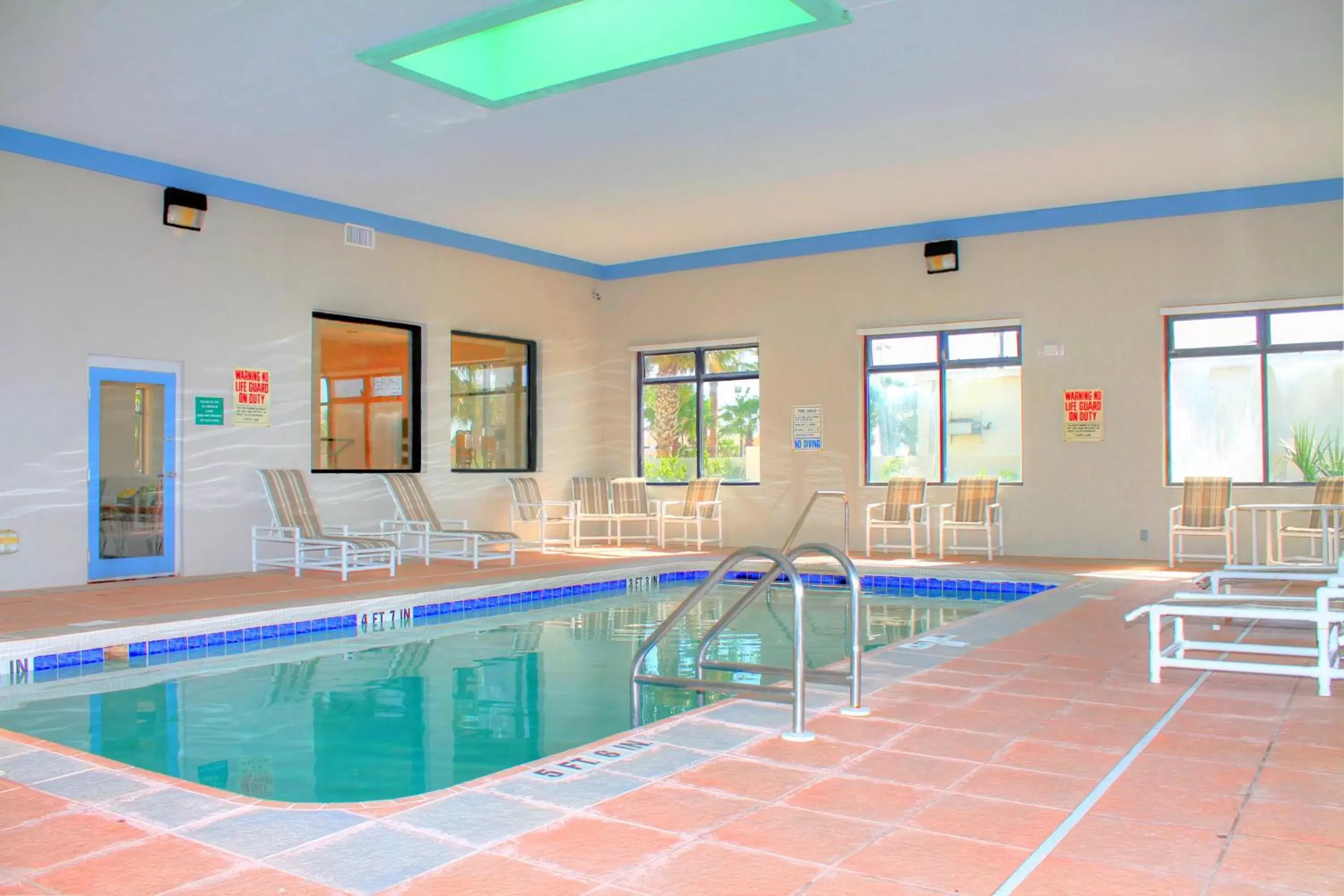 Swimming Pool in Regency Inn & Suites - Saint Augustine