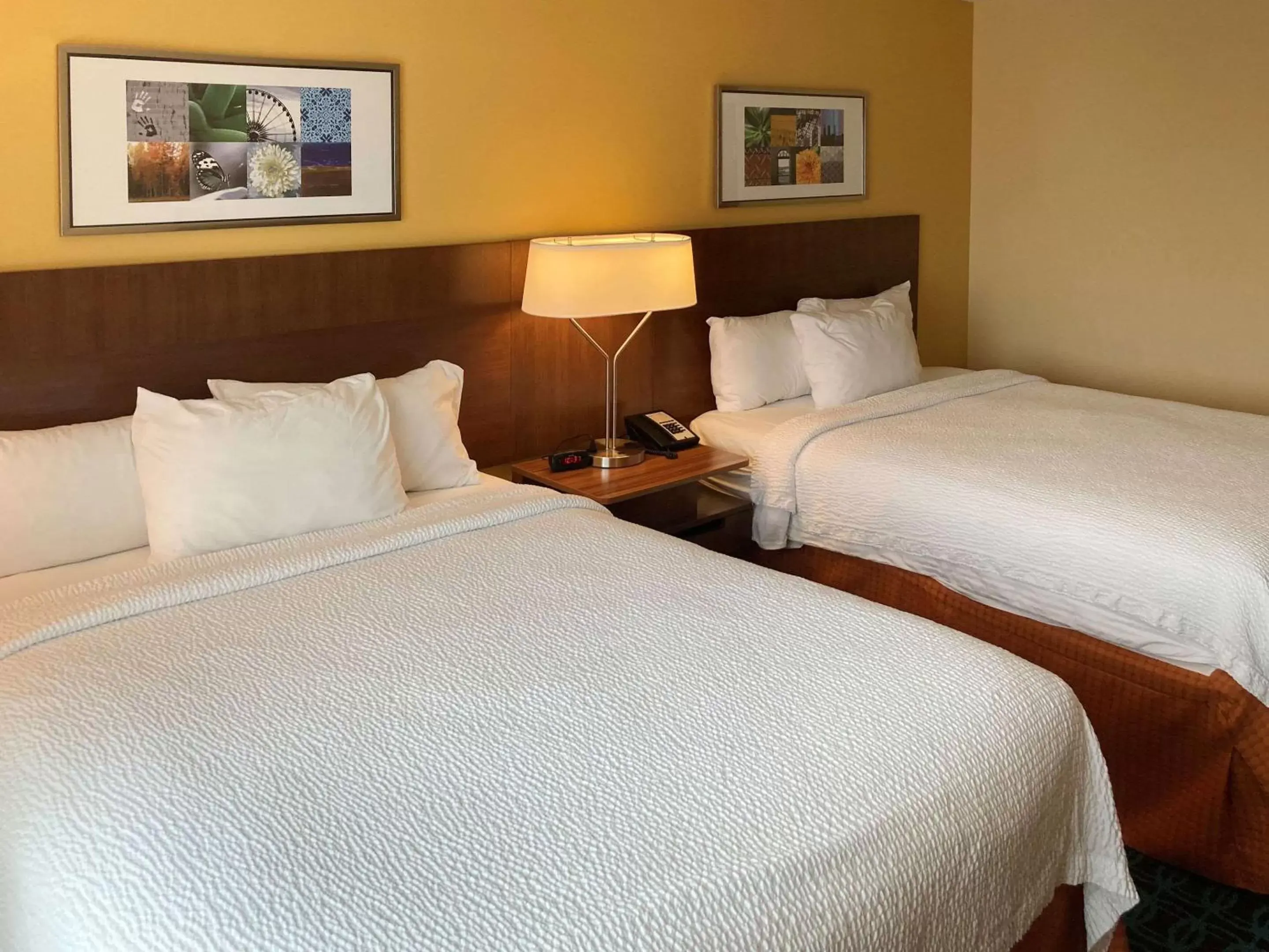 Photo of the whole room, Bed in Comfort Inn & Suites Ankeny - Des Moines