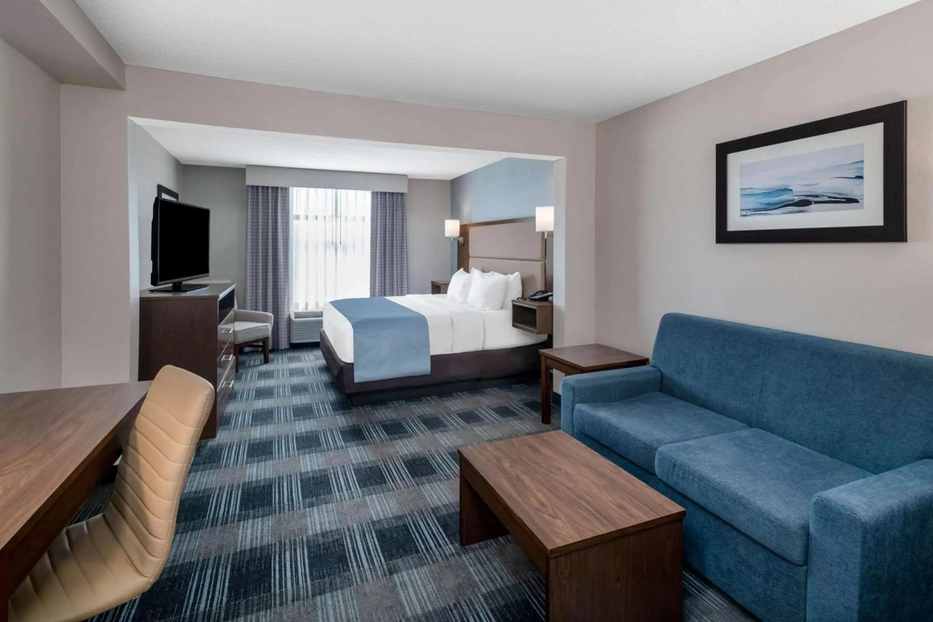 Photo of the whole room, Seating Area in Holiday Inn Express & Suites - Mobile - I-65, an IHG Hotel