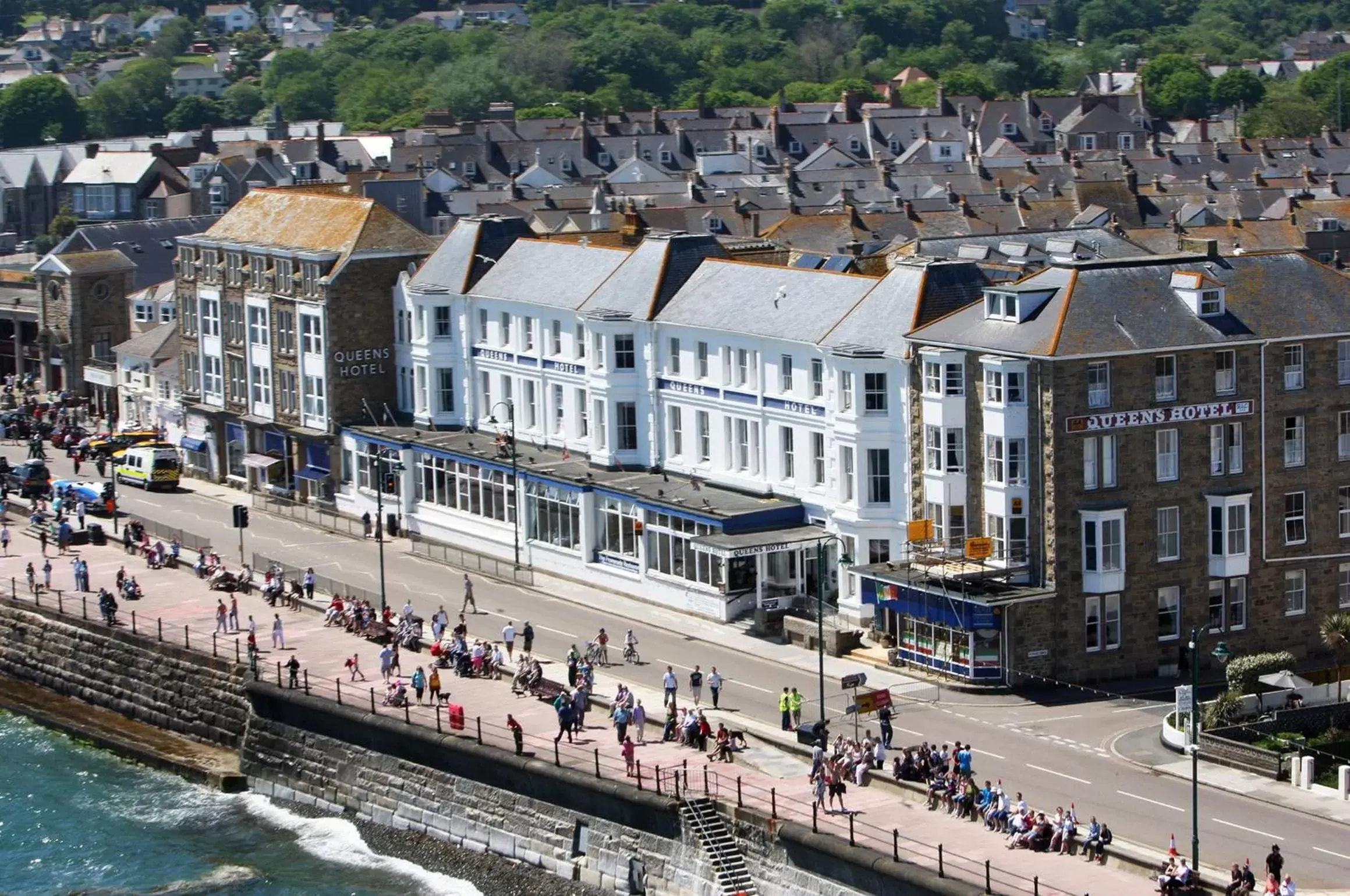 Facade/entrance, Bird's-eye View in The Queens Hotel