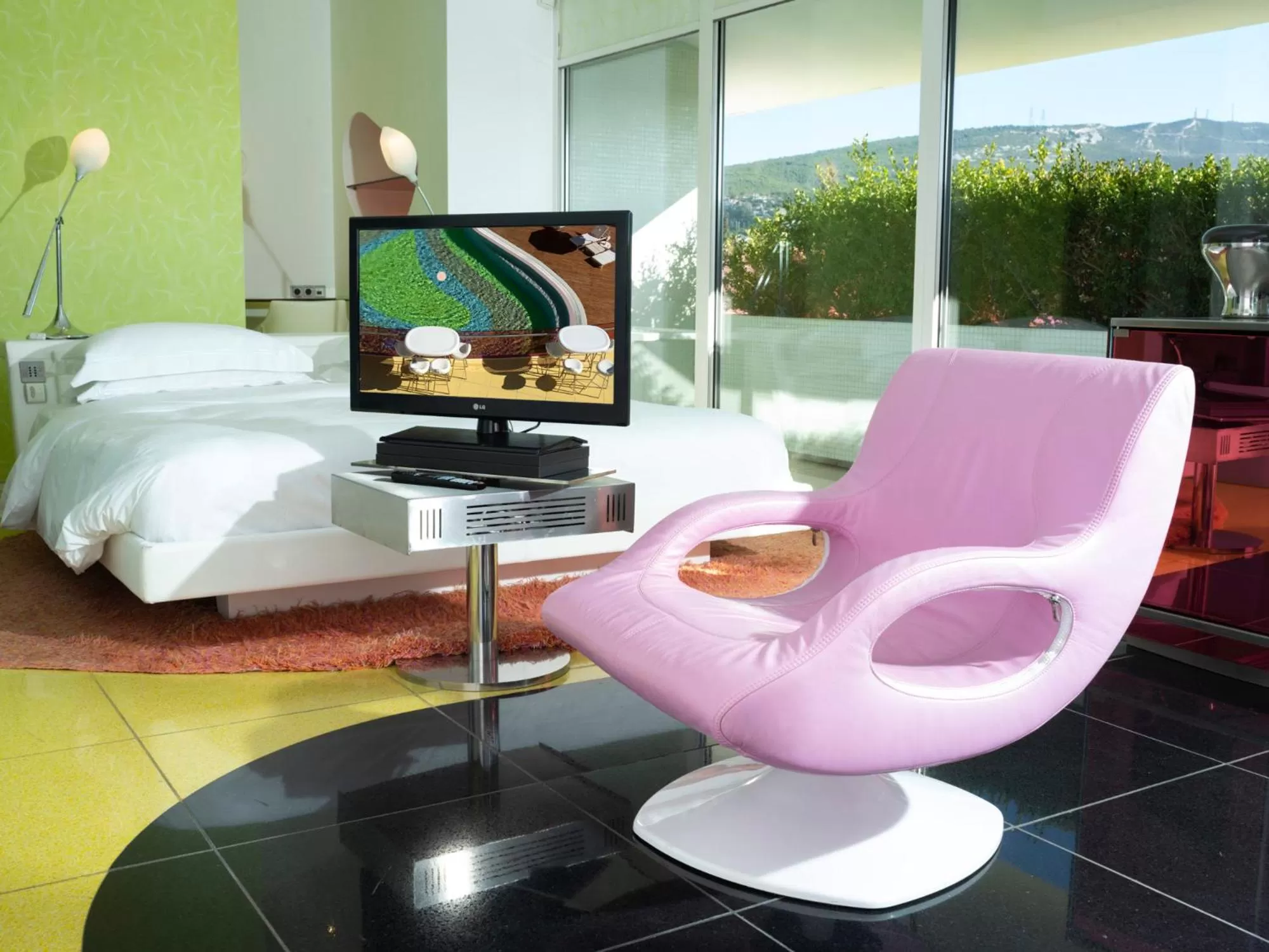 Bedroom, Bed in Semiramis