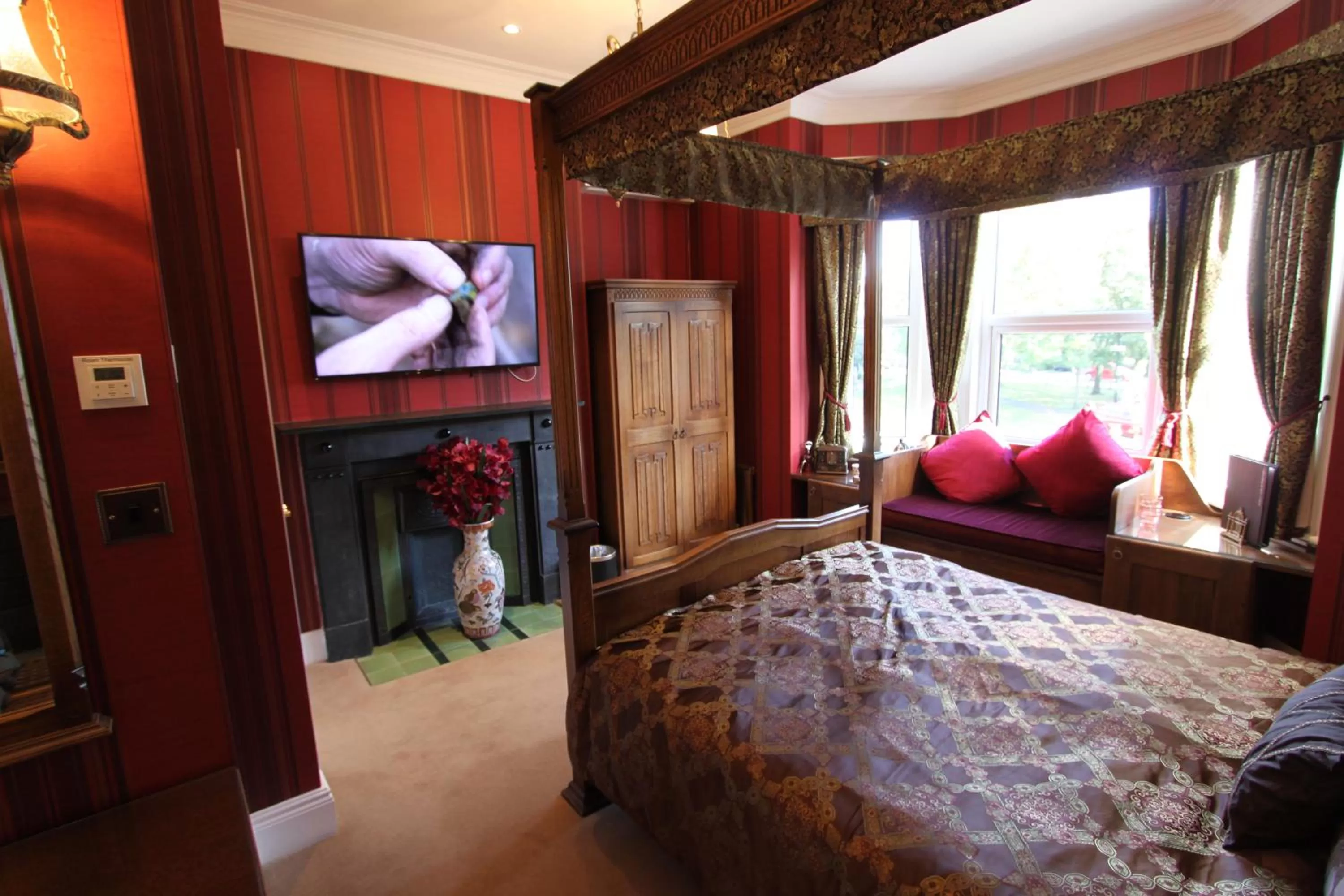 Bedroom, Bed in Tower Guest House