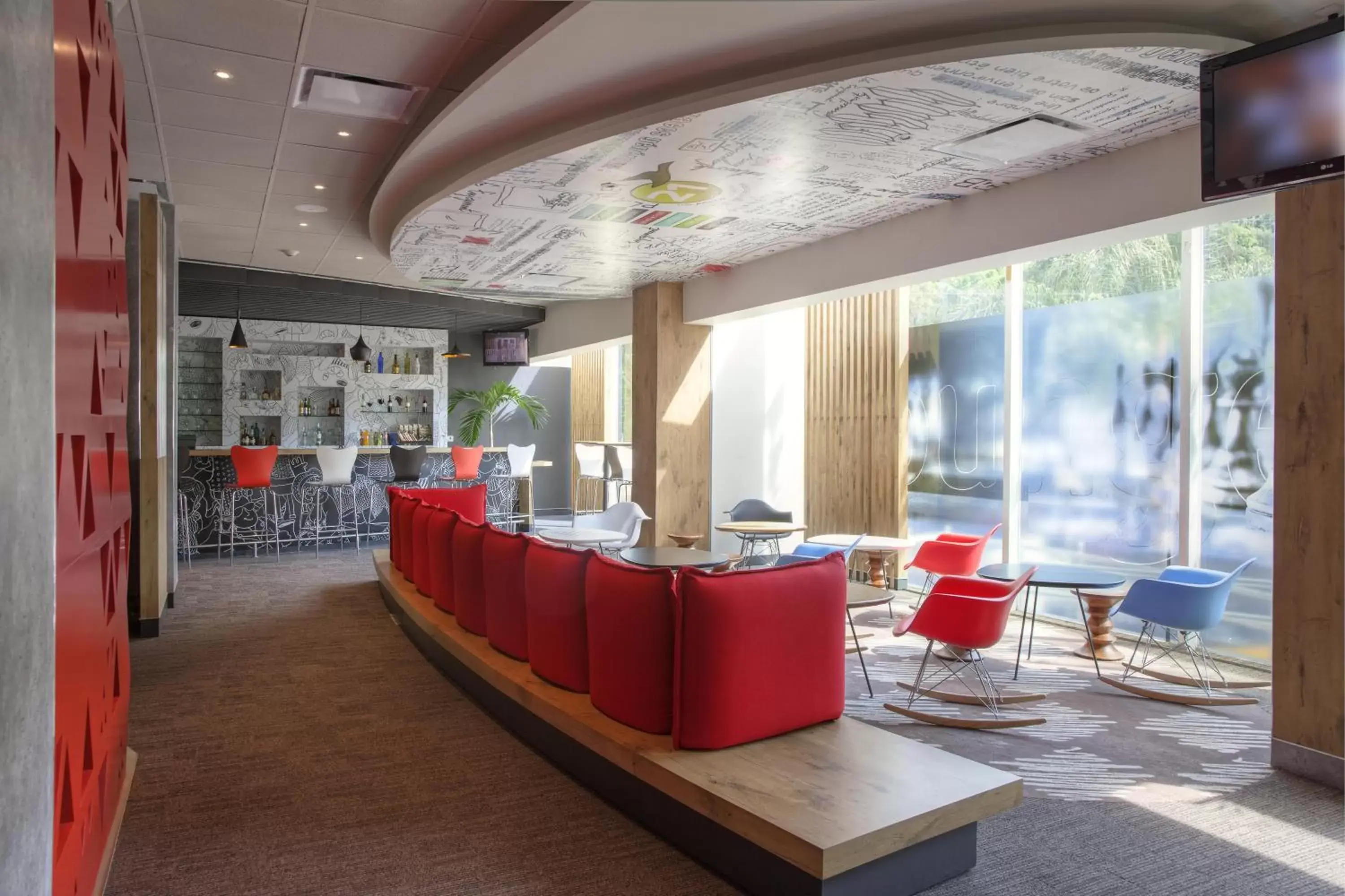 Lounge or bar, Lobby/Reception in Ibis Guadalajara Expo