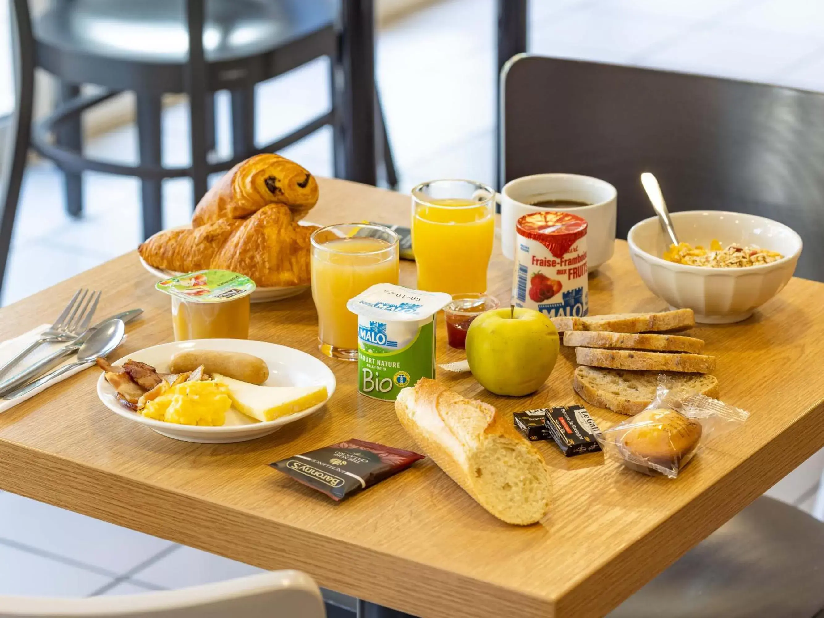 Breakfast in B&B HOTEL Rennes Ouest Villejean