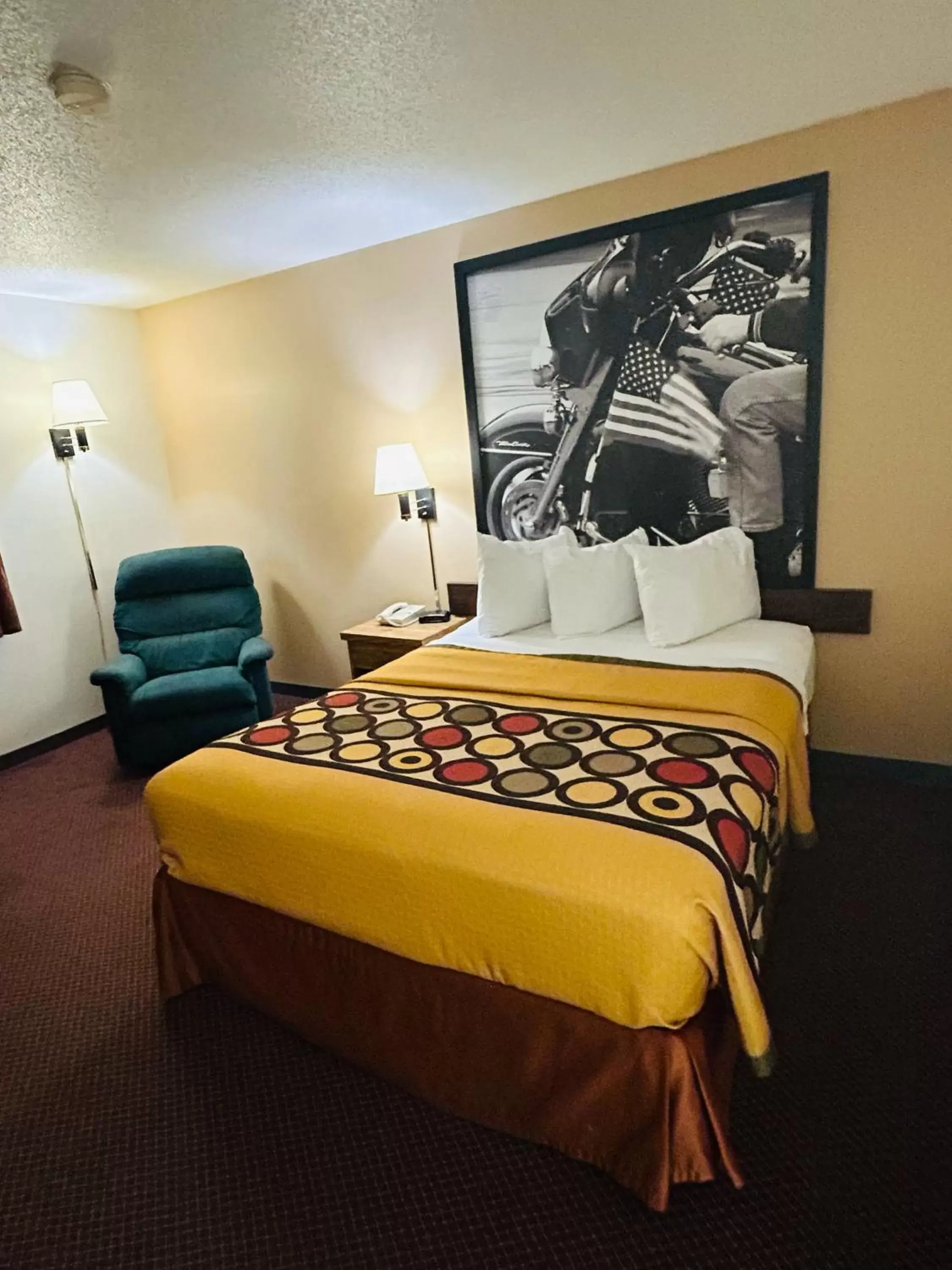 Bed in Super 8 by Wyndham Hot Springs