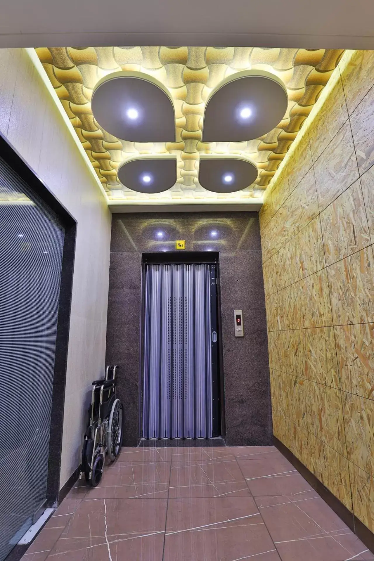 Facade/entrance in Hotel Pearl Facade/entrance in Hotel Pearl