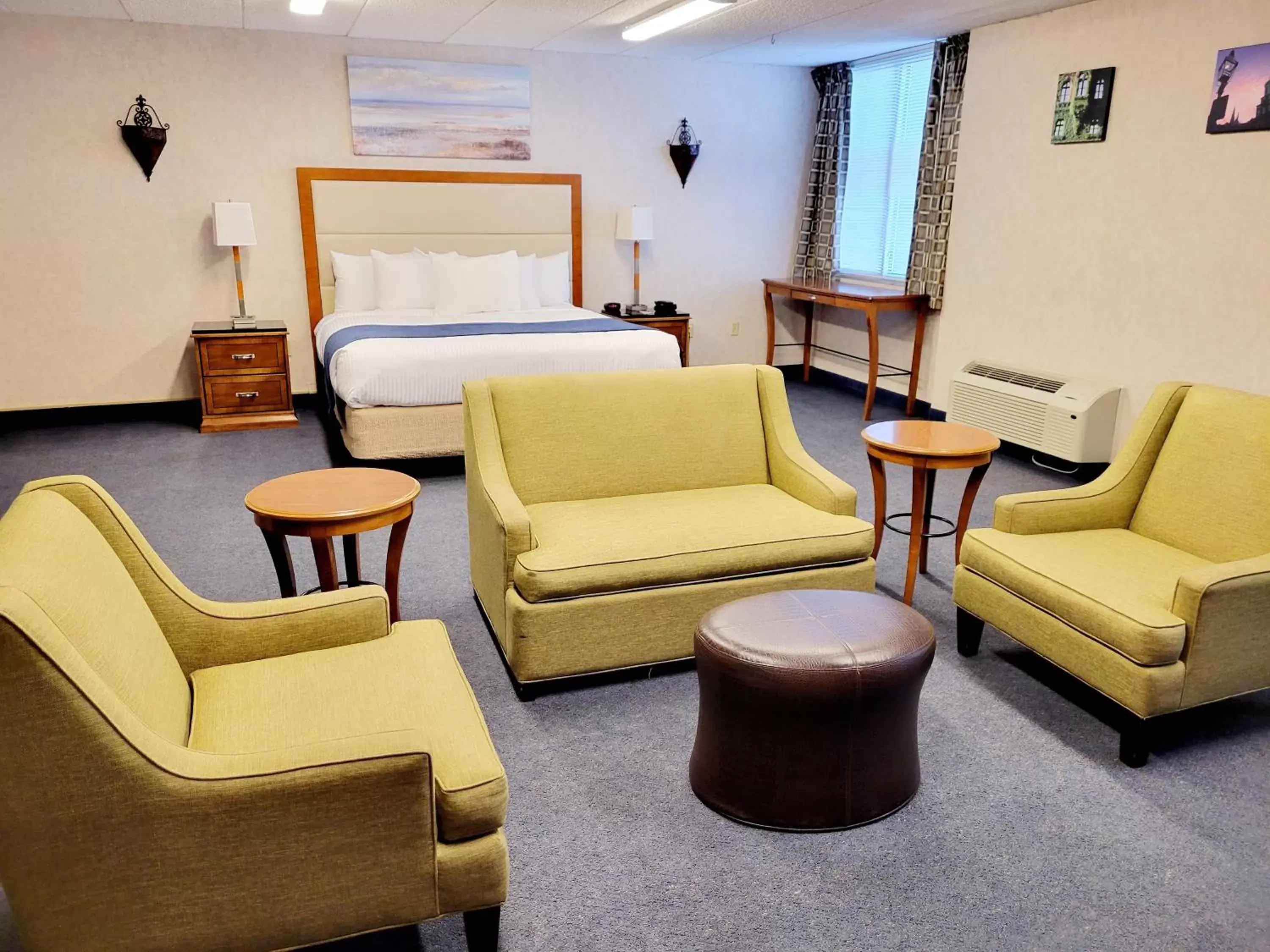 Bed, Seating Area in Bangor Grande Hotel