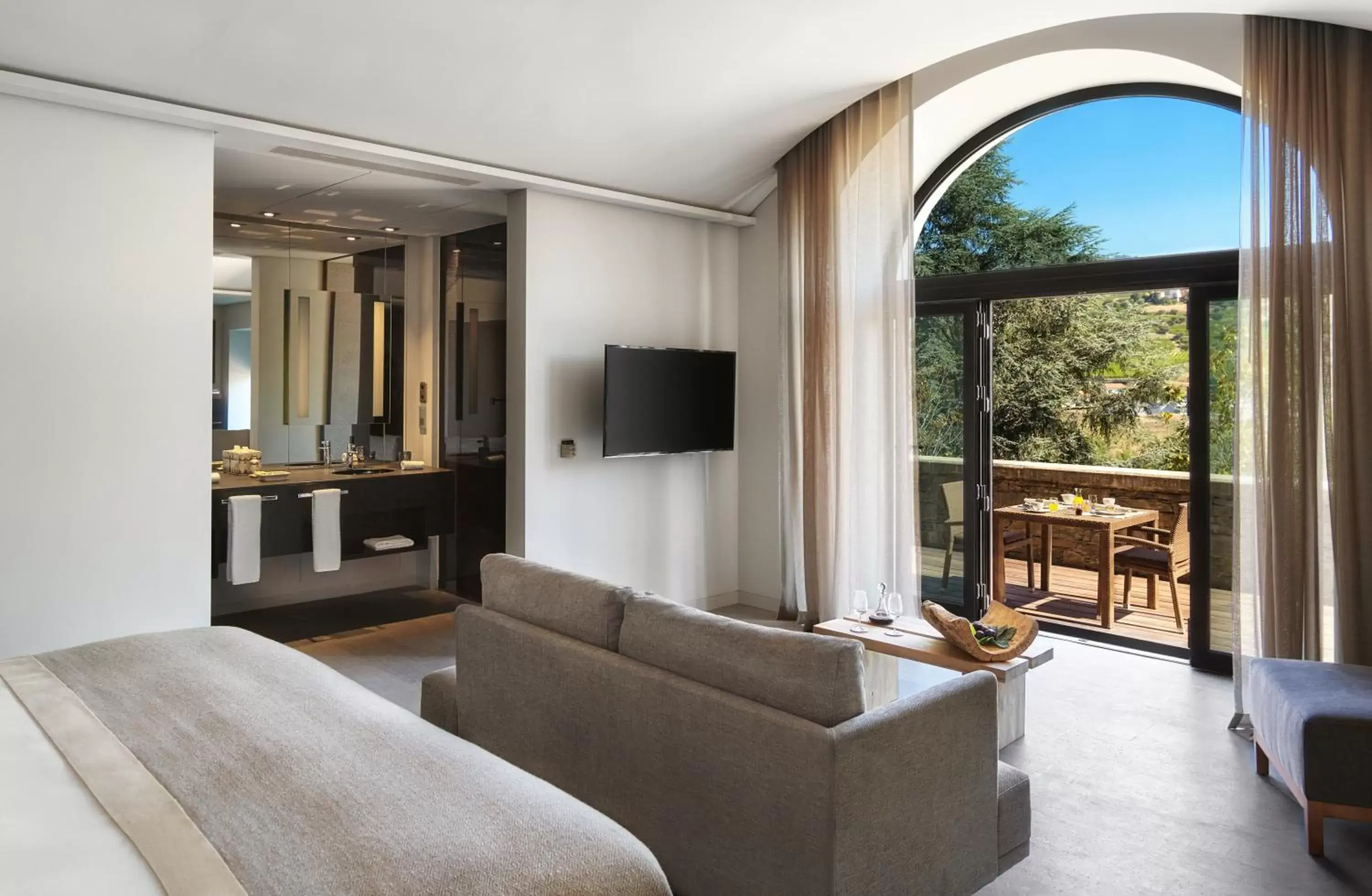 Shower, Seating Area in Six Senses Douro Valley