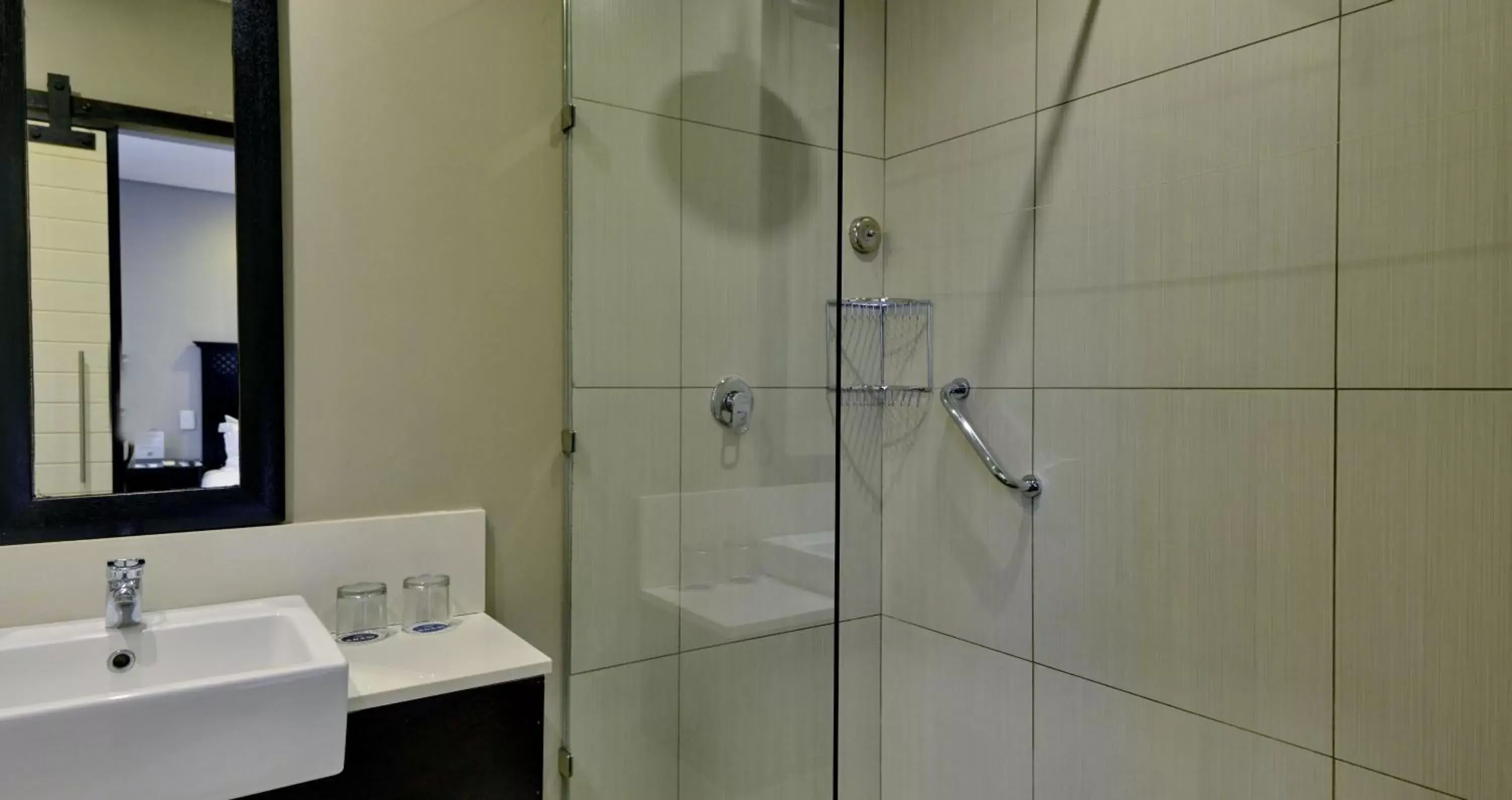 Shower, Bathroom in ANEW Hotel Witbank Emalahleni