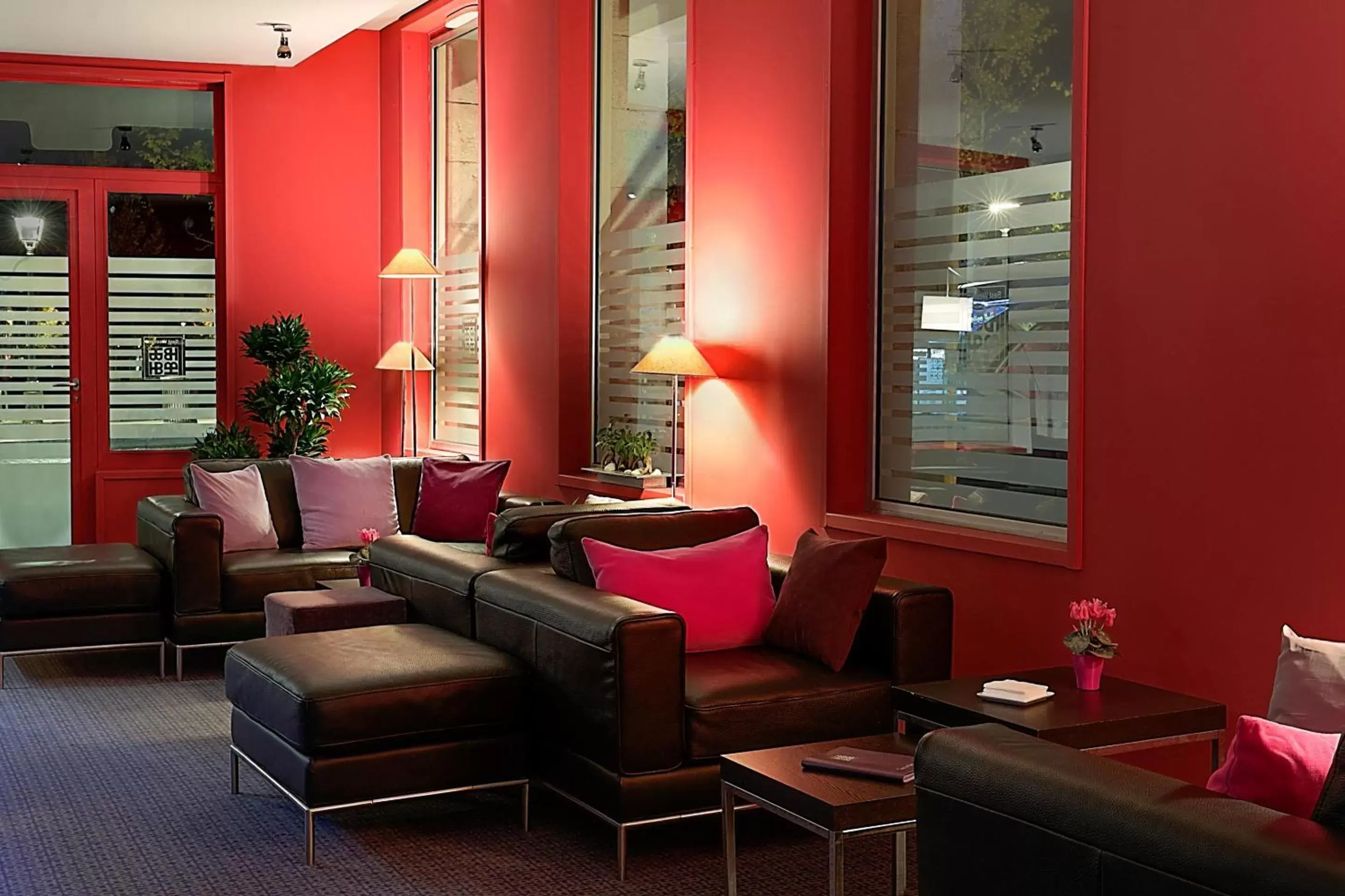 Lounge or bar in Best Western Hotel de la Breche