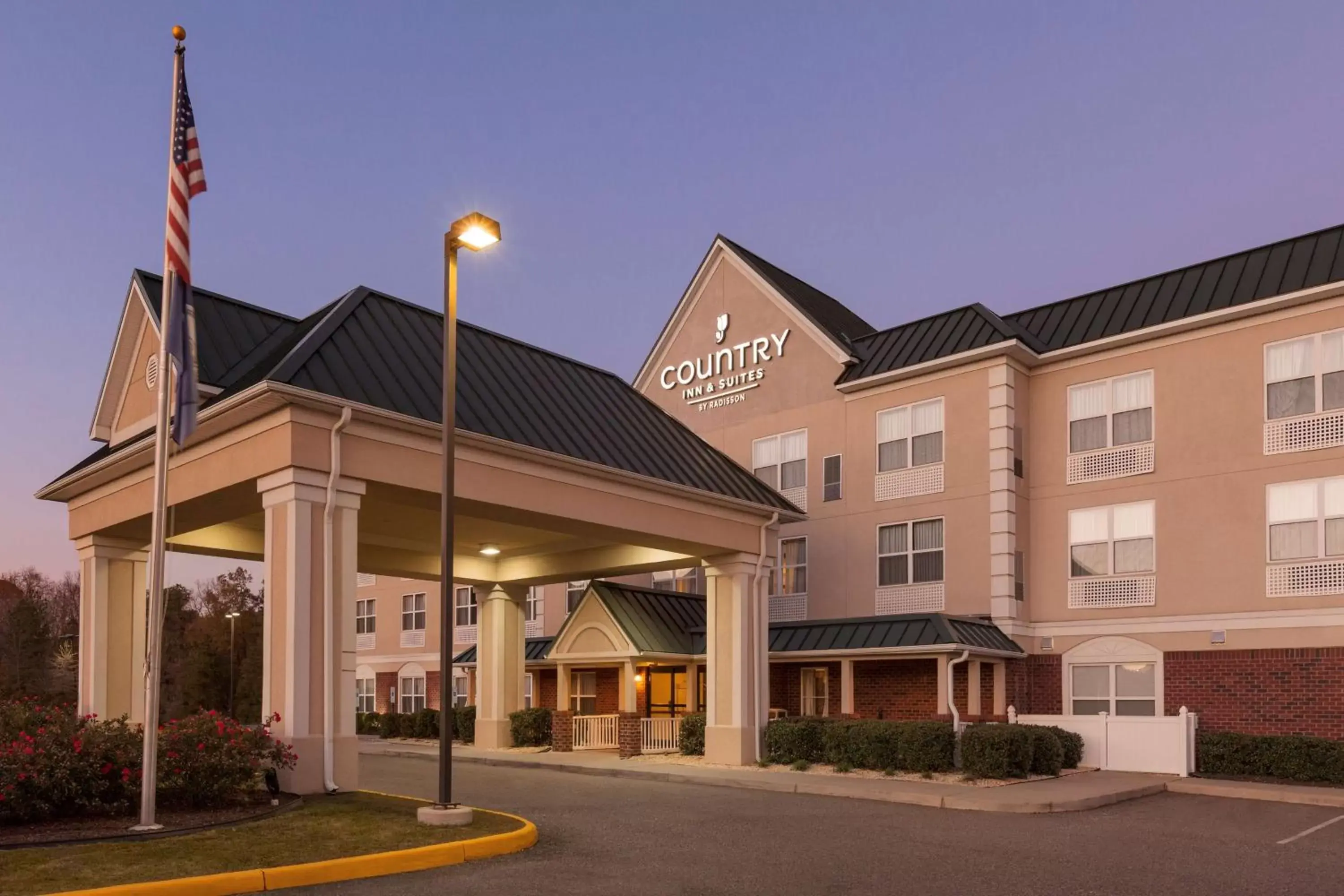 Property building in Country Inn & Suites by Radisson, Doswell (Kings Dominion), VA