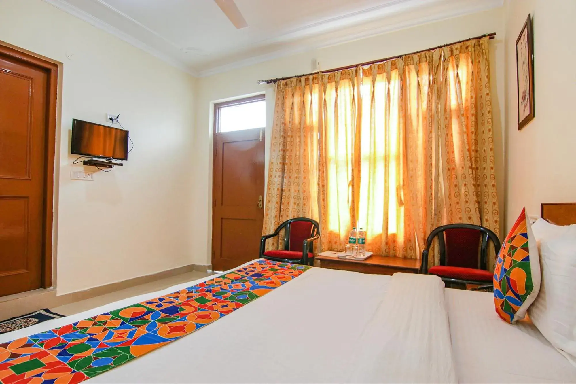 Bed in OYO 4205 Hotel Anuj Regency