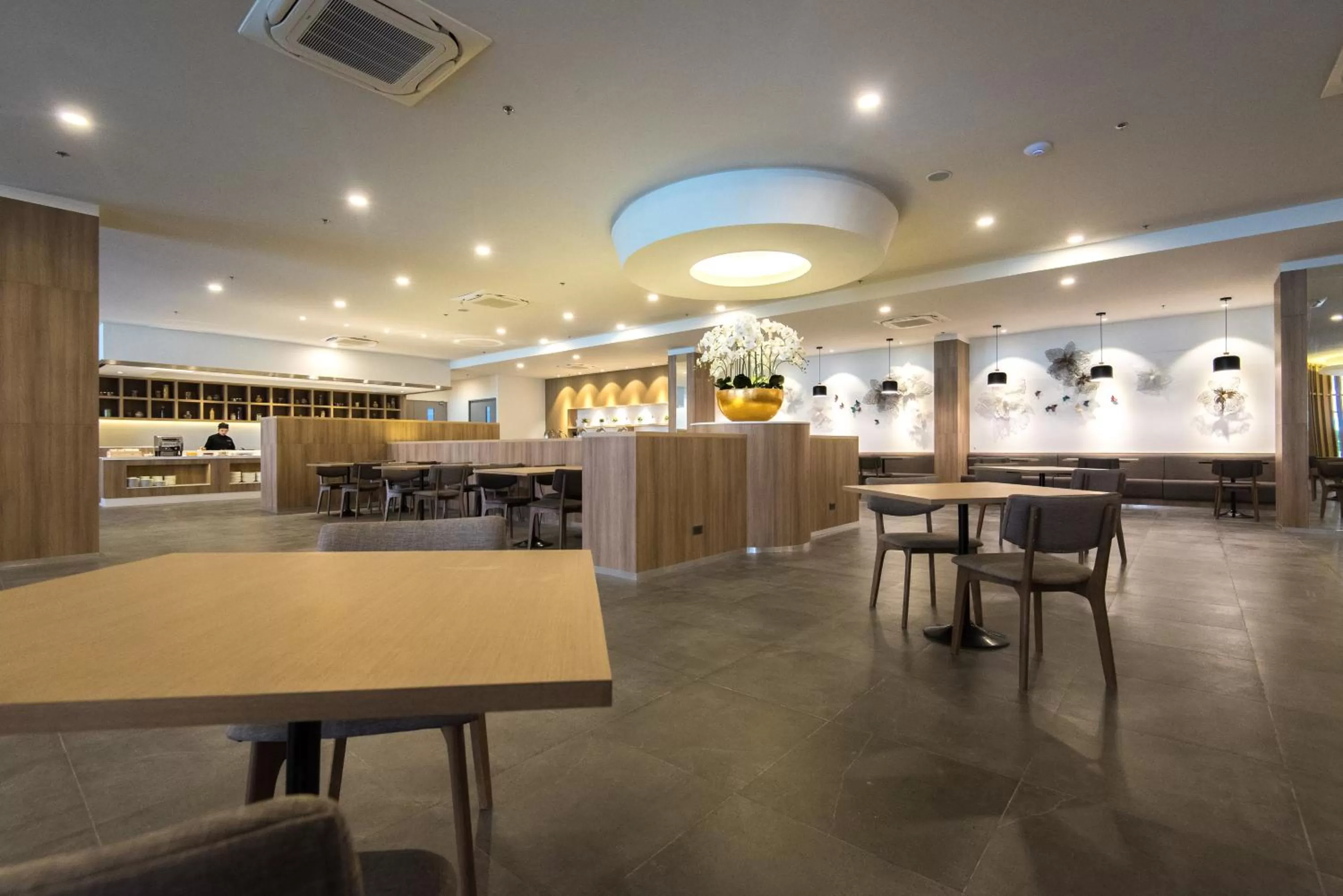 Restaurant/places to eat in Madison Bangkok Hotel