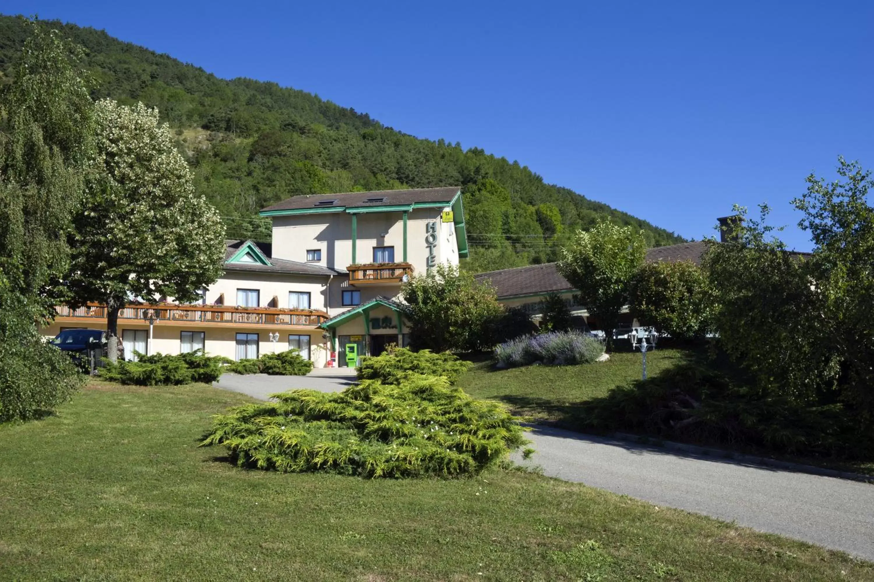 Property building in Logis Murtel Property building in Logis Murtel