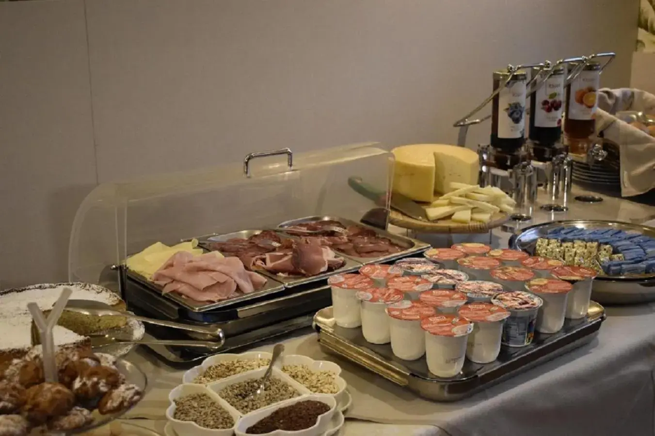Buffet breakfast in Hotel Lidò