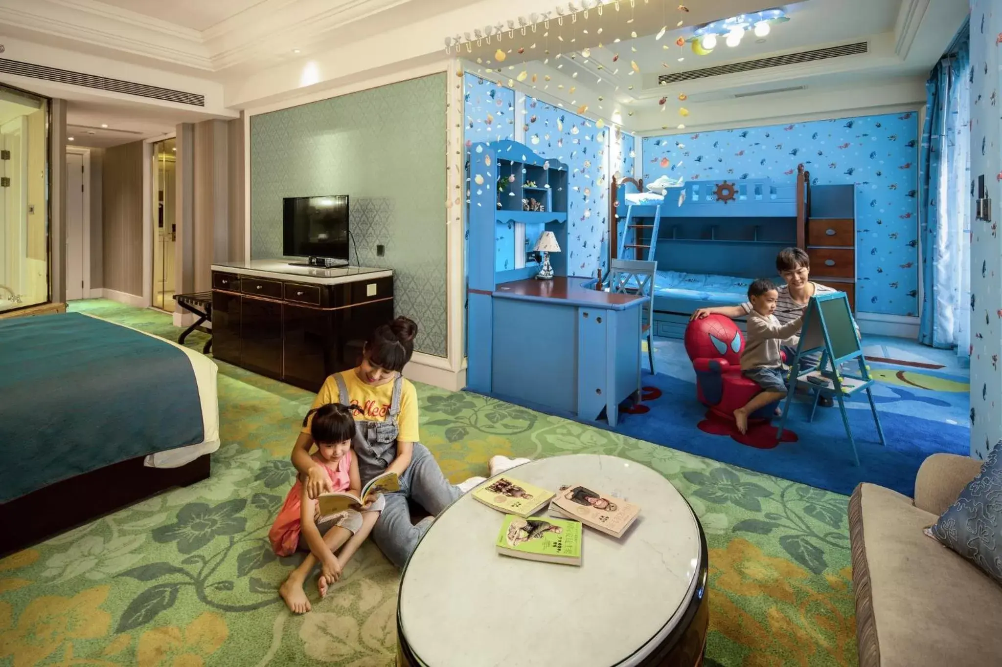 Bedroom, Family in InterContinental Chengdu Global Center, an IHG Hotel