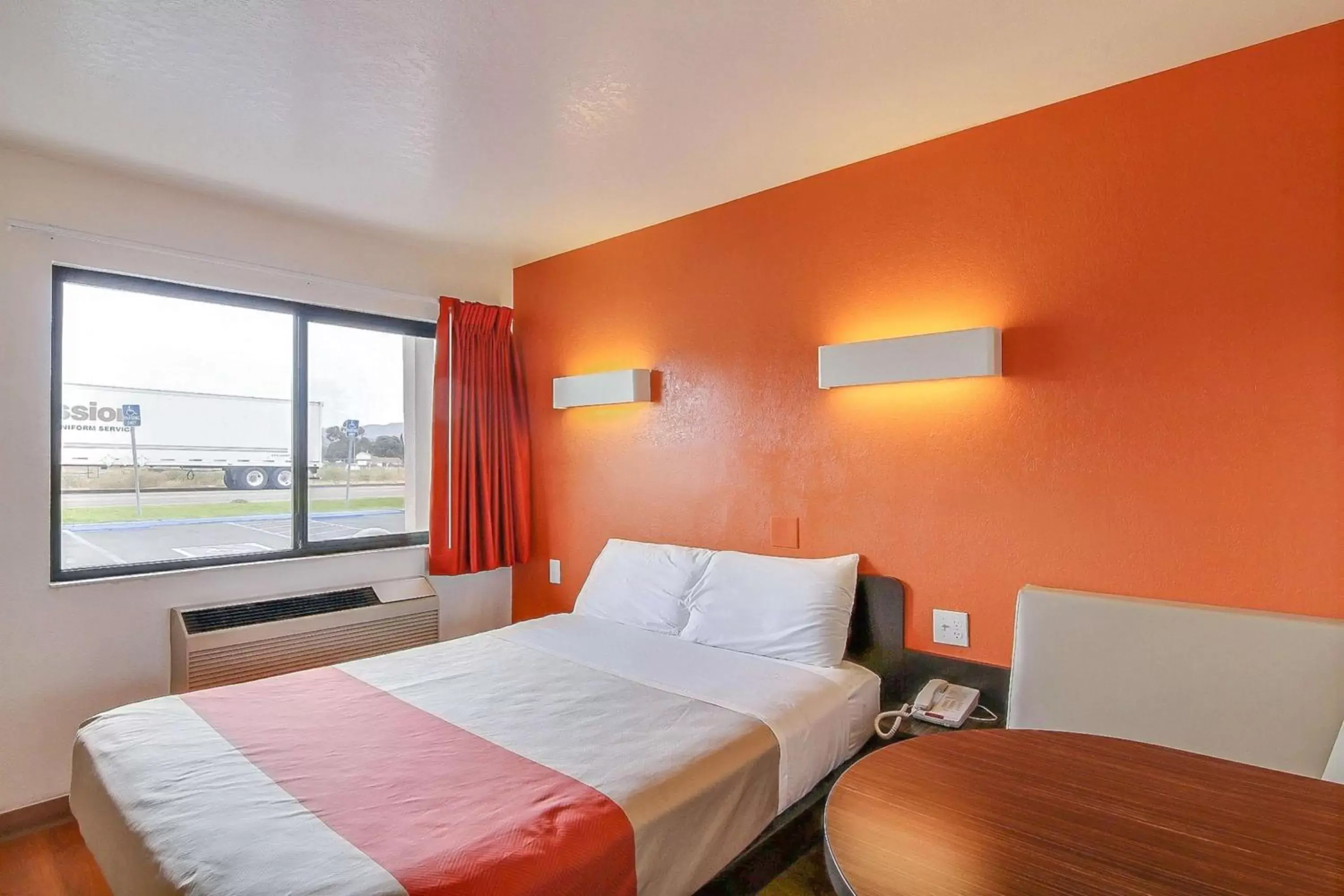 Bedroom, Room Photo in Motel 6-Buellton, CA - Solvang Area