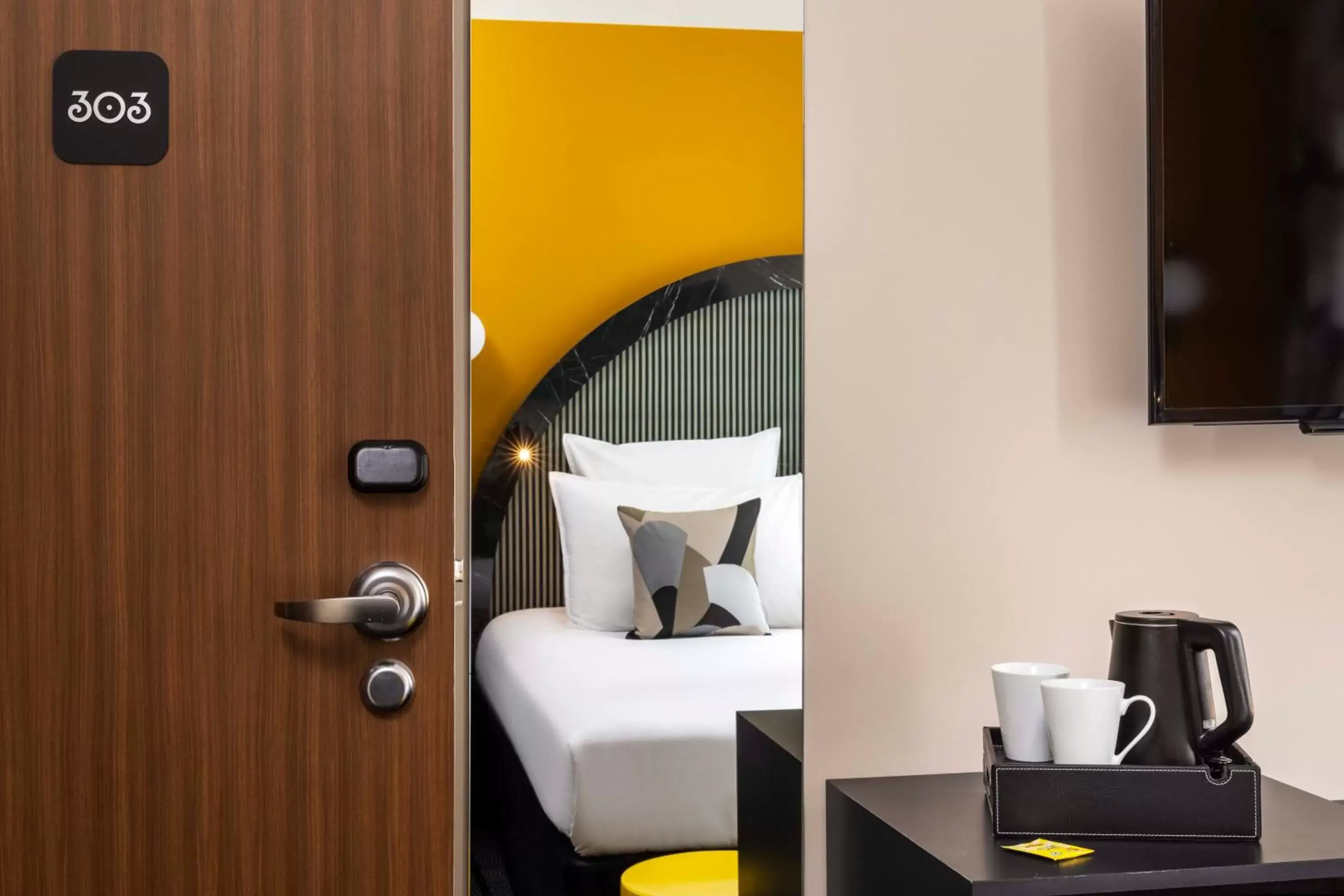 Bedroom, Bed in Hôtel Regina Opéra Grands Boulevards