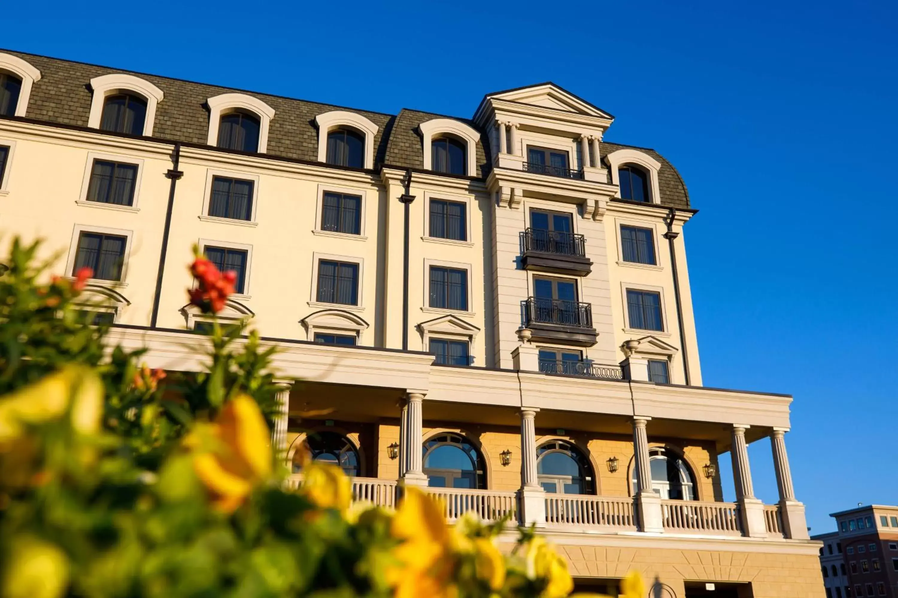 Property Building in Hotel Carmichael, Autograph Collection