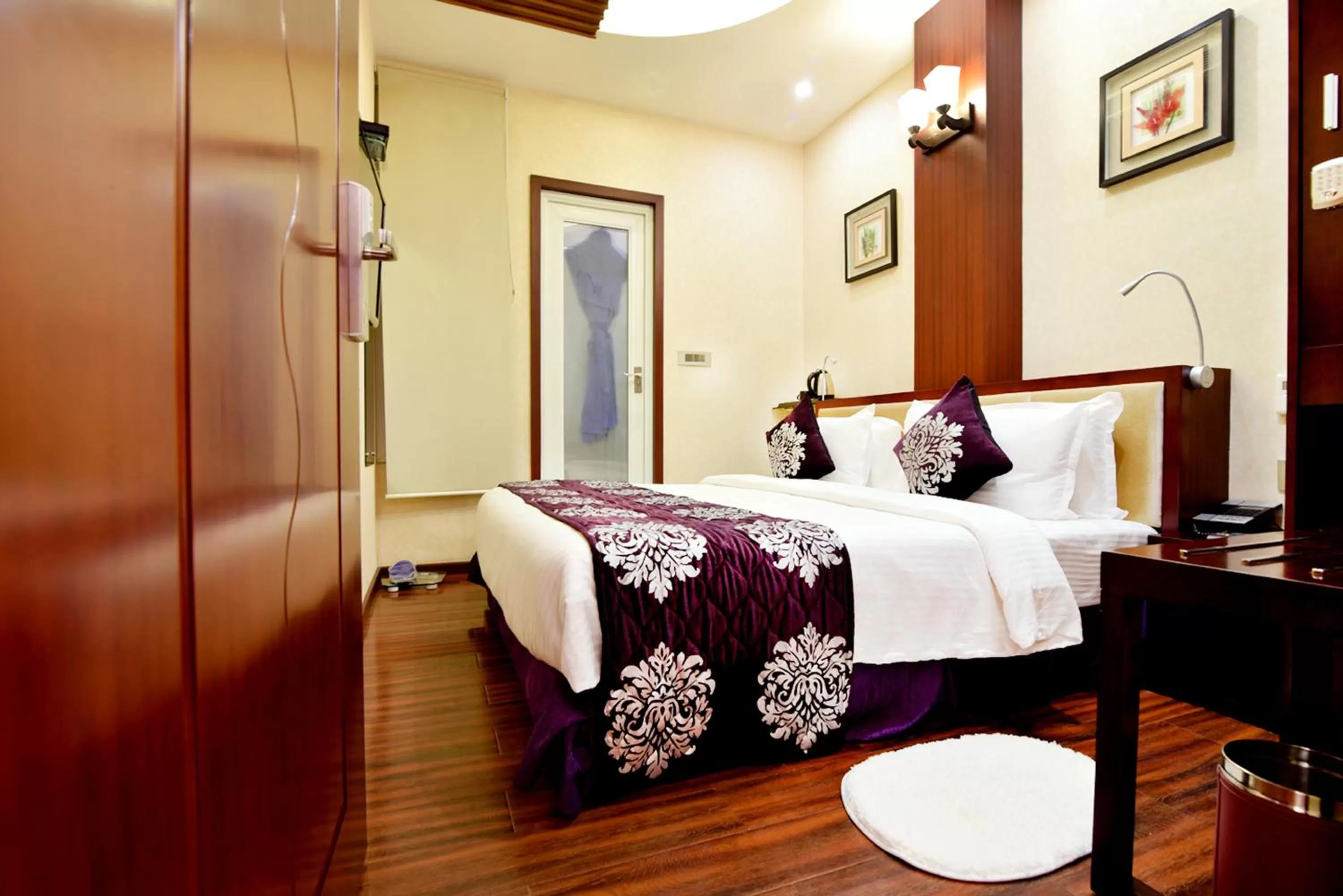 Photo of the whole room, Bed in Hotel Kama International