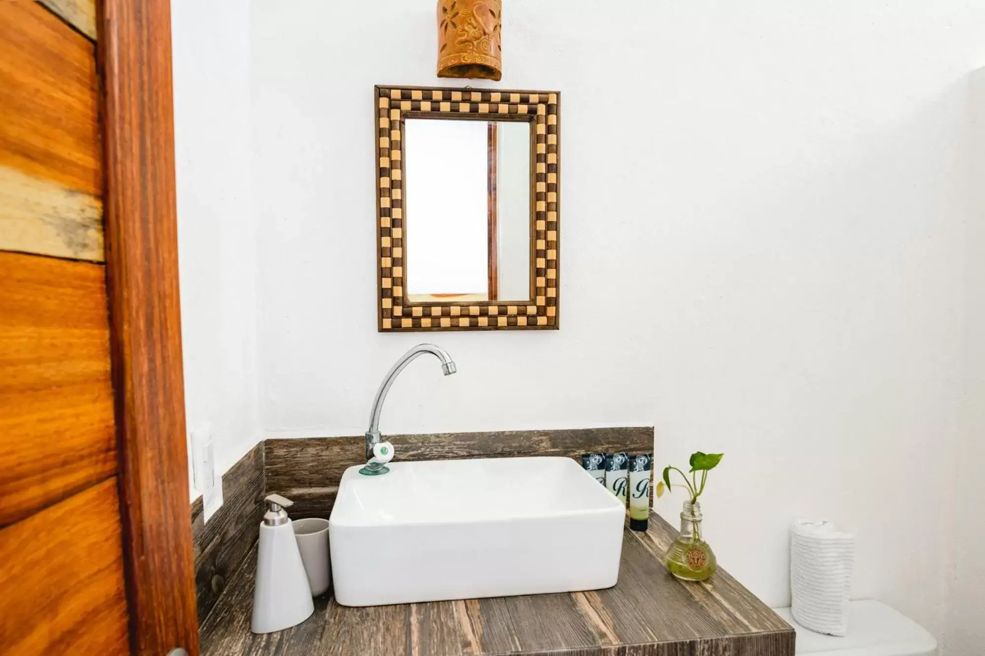 Bathroom in Casa Cuyo Hotel