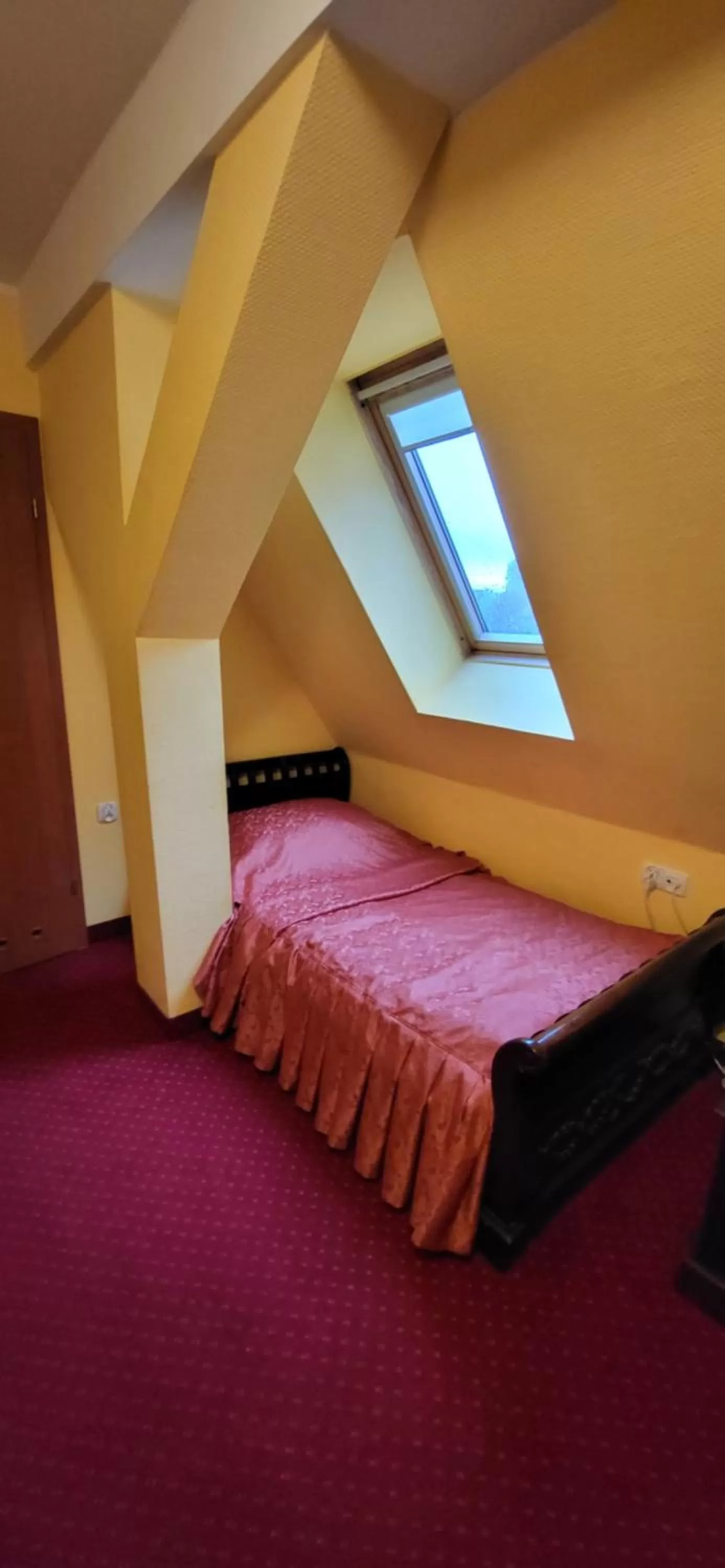 Bed in Dom Schumannów