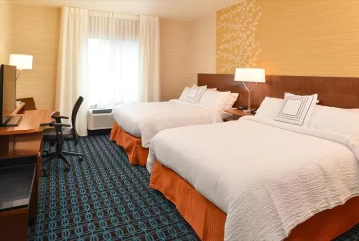 Bed in Fairfield Inn & Suites by Marriott Hollister