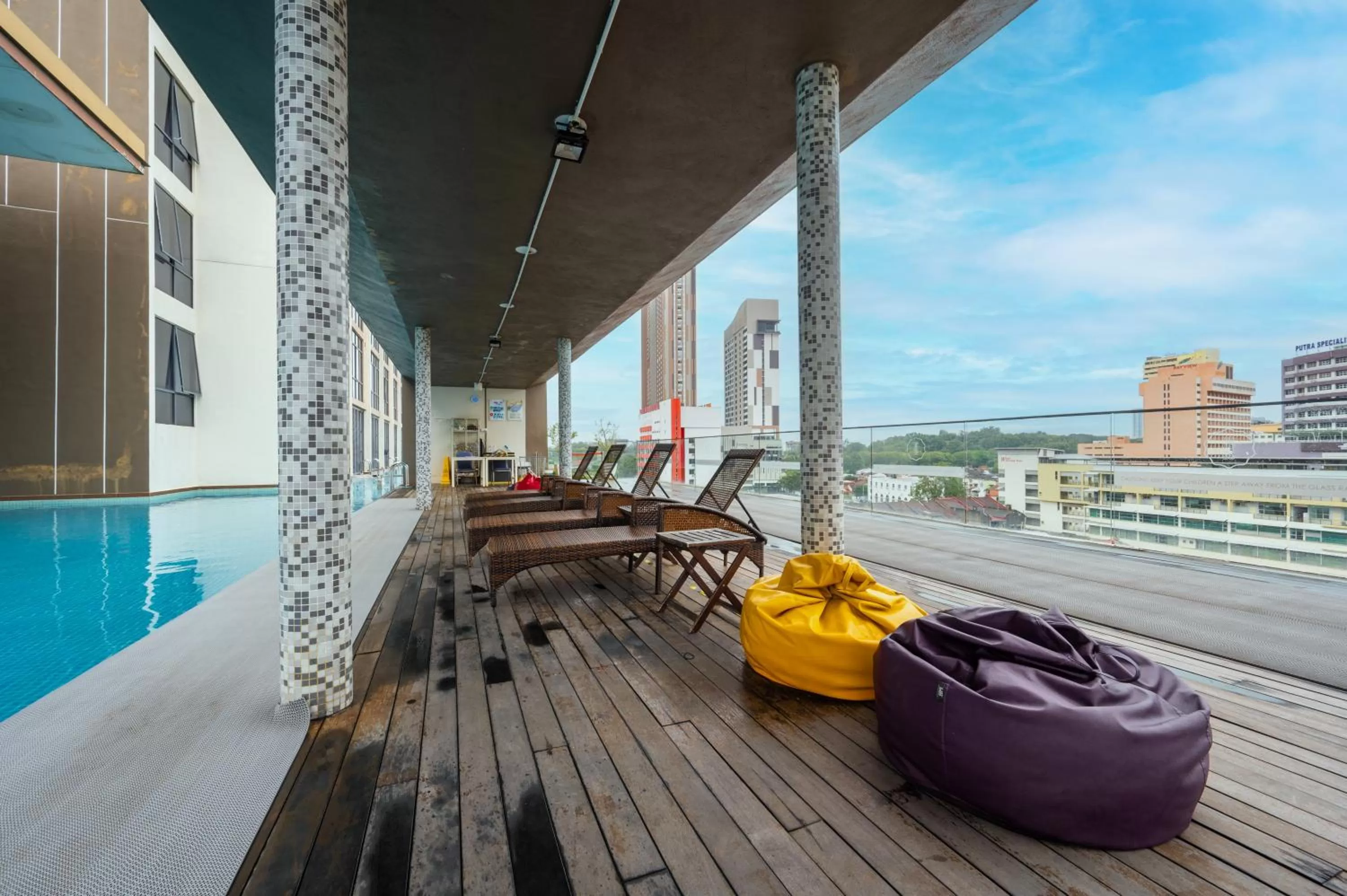 Balcony/Terrace in Greystone 99 Suites