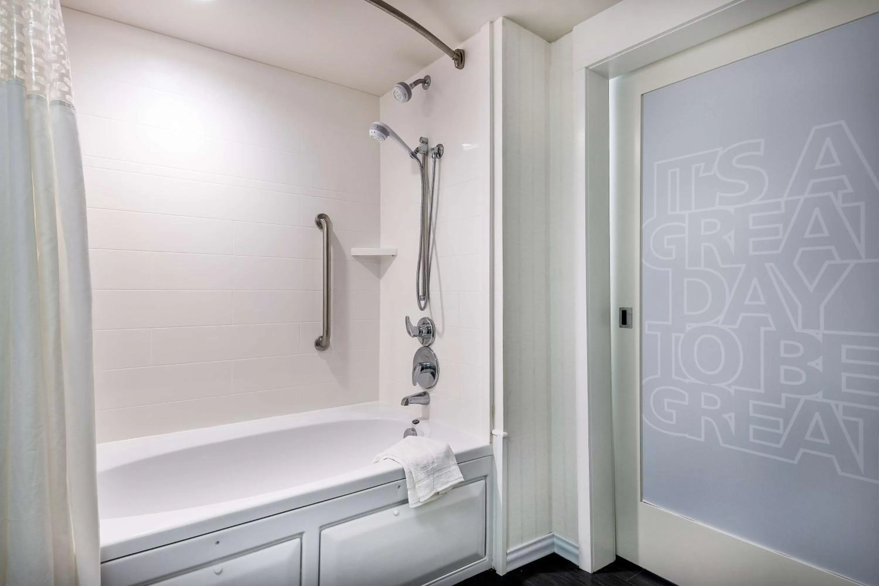 Bed in Hampton Inn & Suites Florence Center